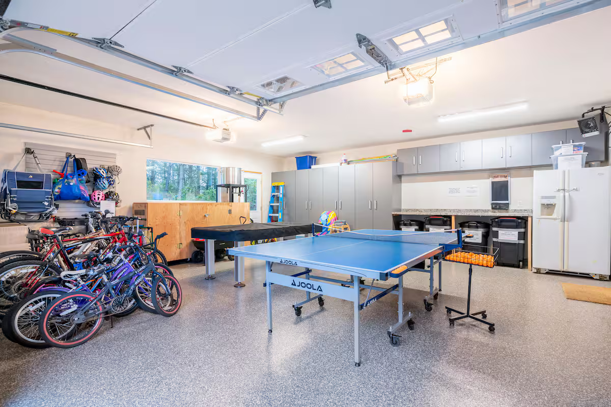 garage-with-ping-pong-table-airbnb-manzanita-oregon.png