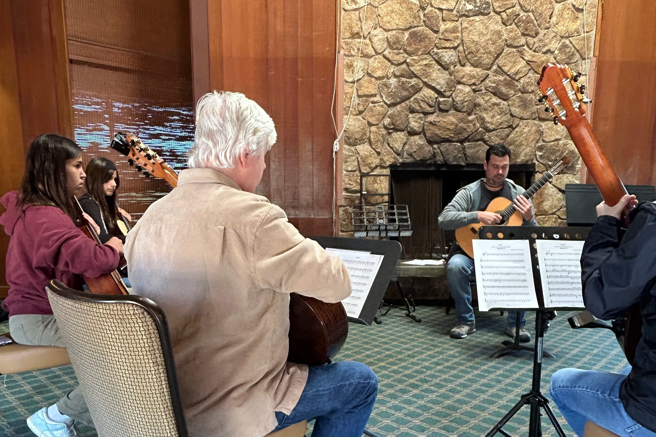 Teaching Students of Classical Guitar