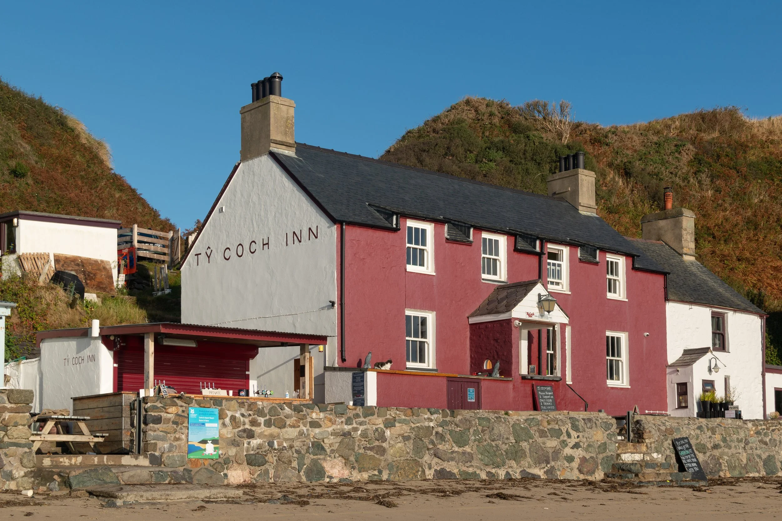 Looking along the shore at Porthdinllaen on the Llŷn Peninsula