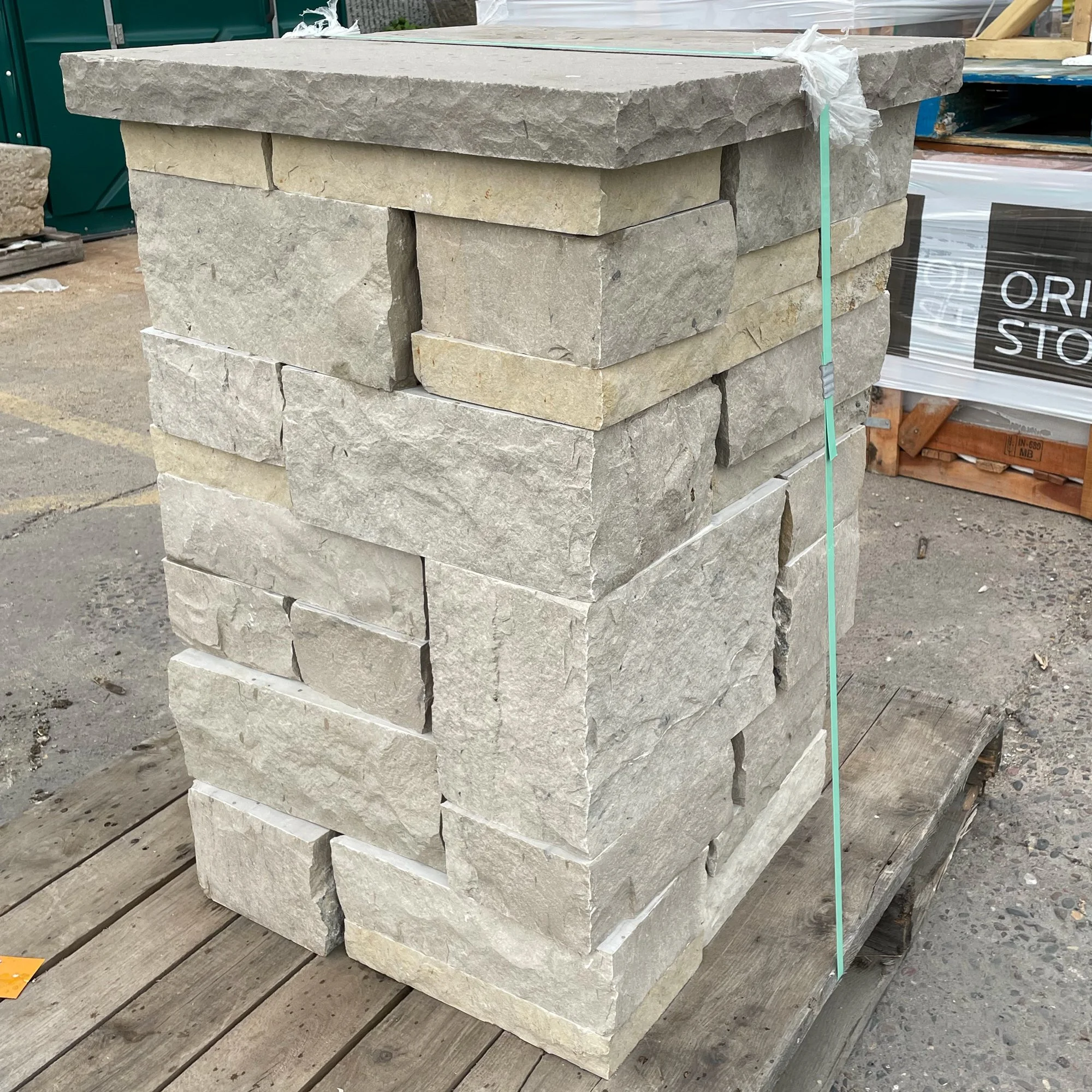 Variegated Limestone Pillar w/Greydon™ Sandstone Cap