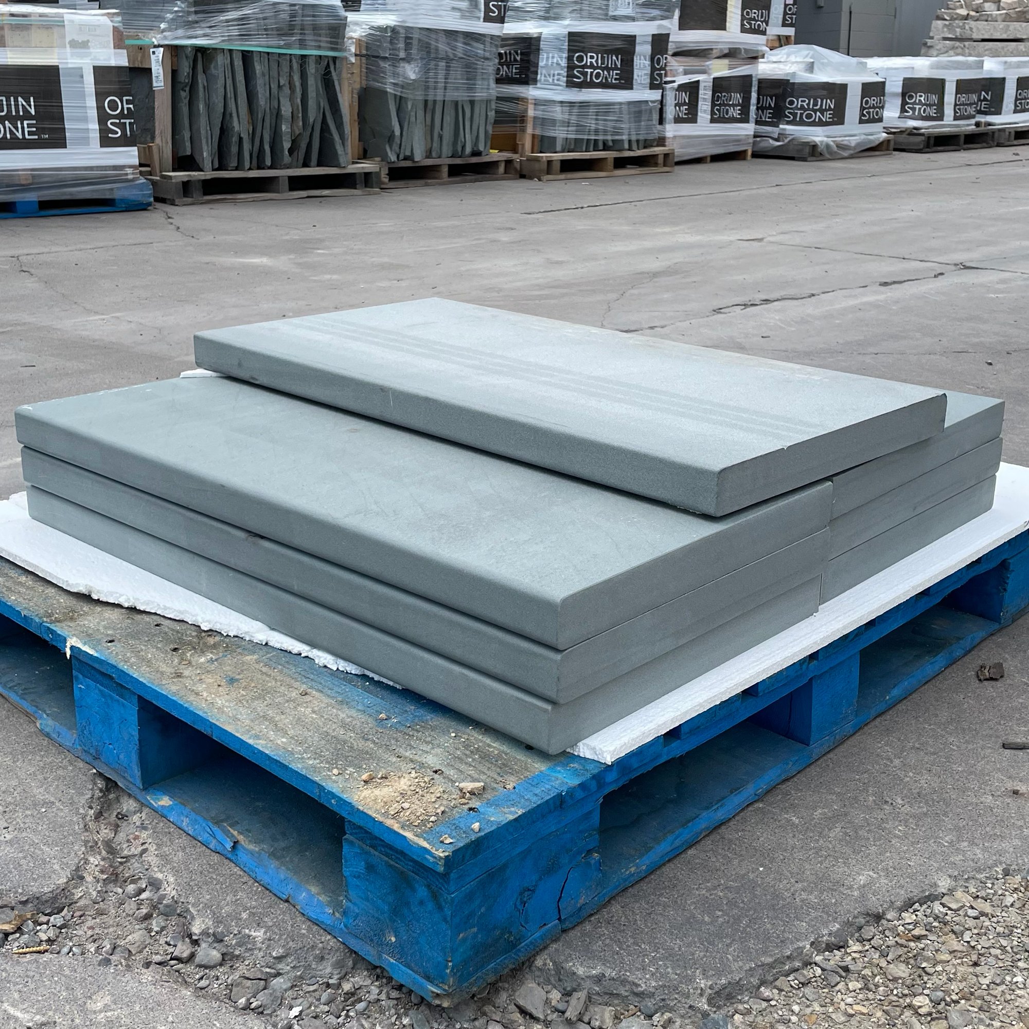 Bluestone Blue Select Thermal & Brushed Eased Edge Cap (B)