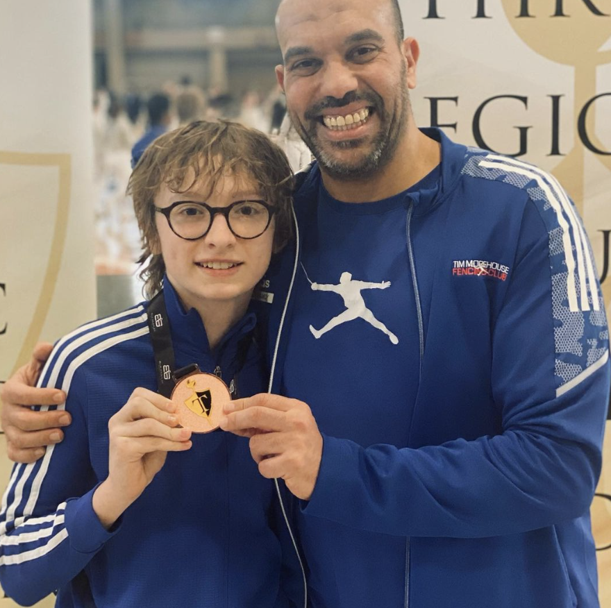 Enzo medal thrust.png