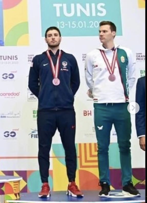 Eli medal stand tunisia.png