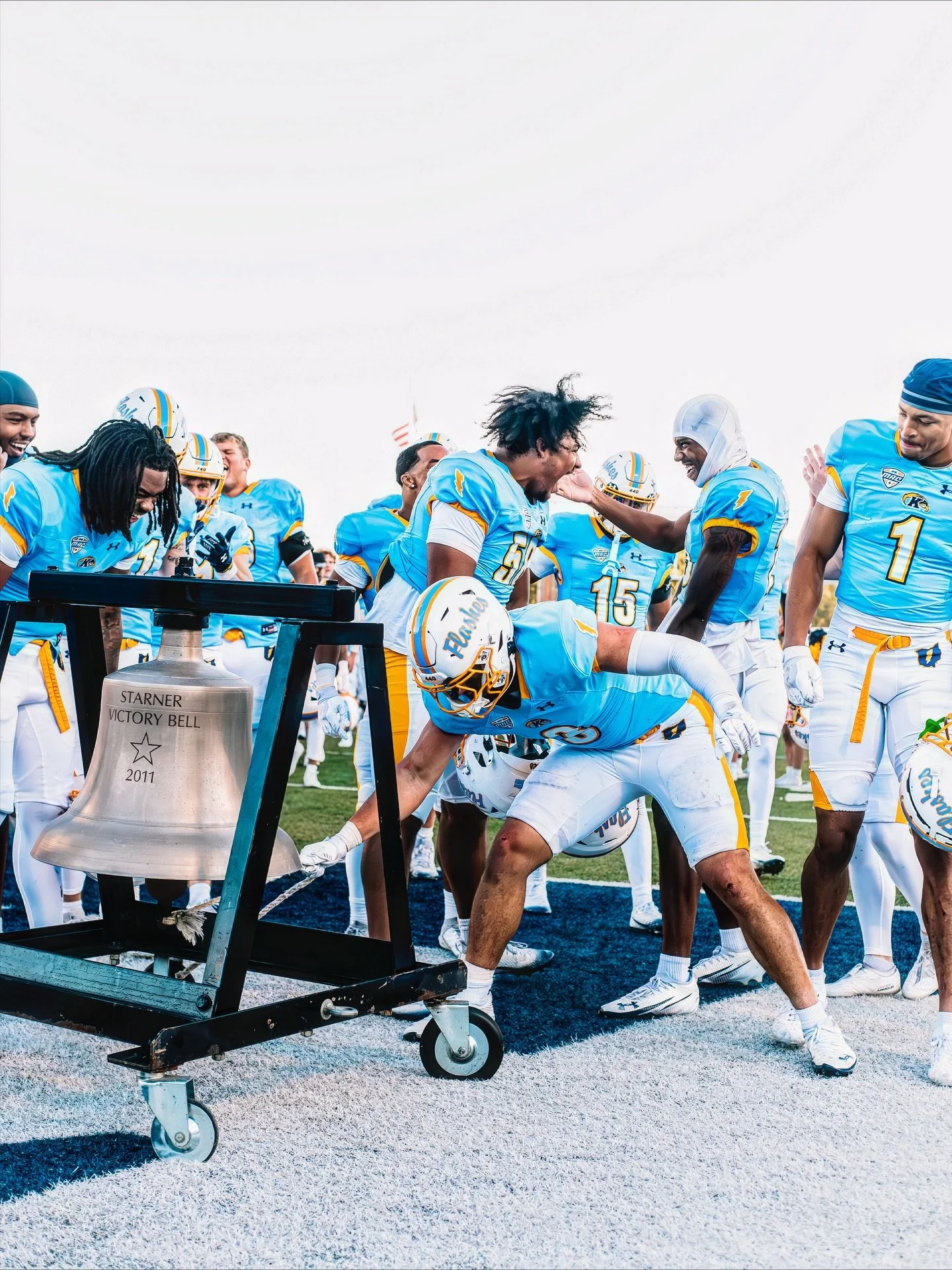 ⚡️ @kentstfootball 

.
.
.
.
.
.
.
.
.
.
.
.
.
#football #footballphotography #footballphotographer #footballgame #collegefootball #collegefootballsaturday #sportsphotography #basketball #basketballphotography #collegesports #collegesportsphotography