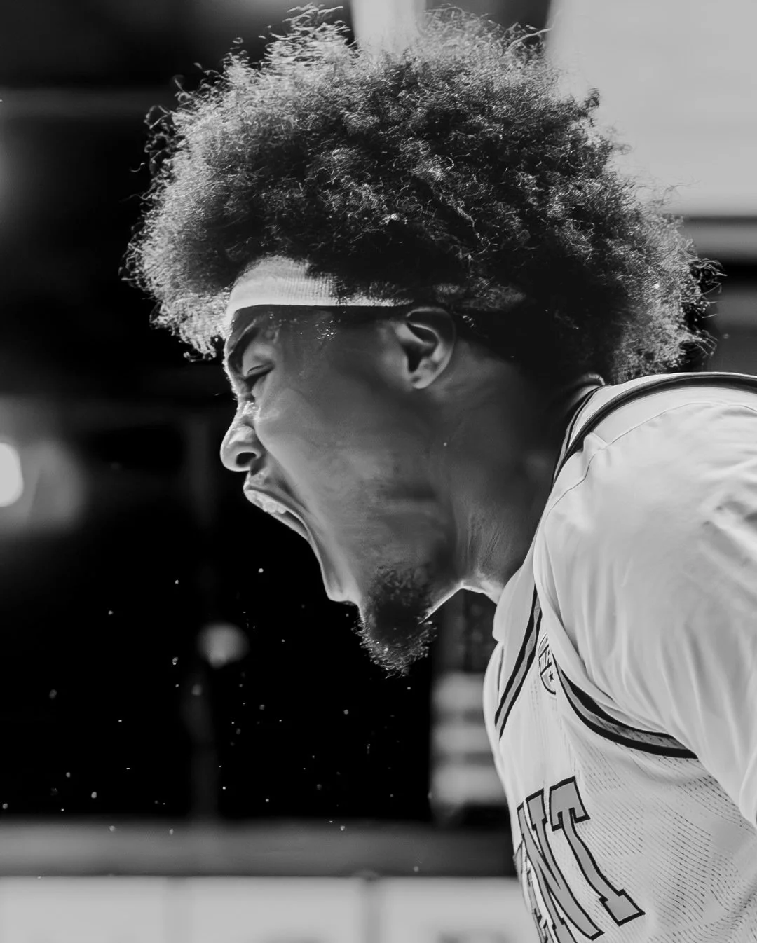 🤏🏽 @kentstmbb 

.
.
.
.
.
.
.
.
#sportsphotography #basketball #basketballphotography #collegesports