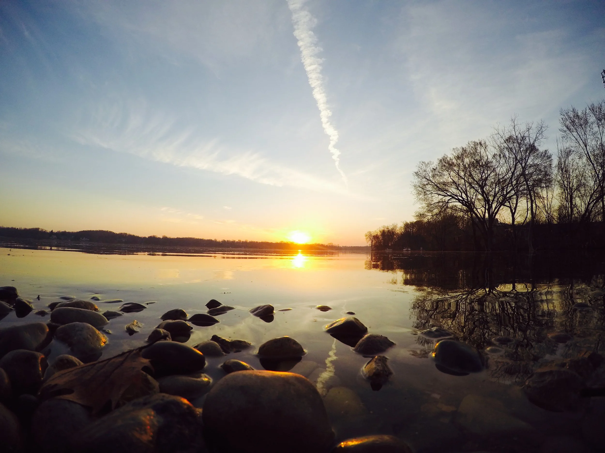 calm_water_nature_peace.jpg