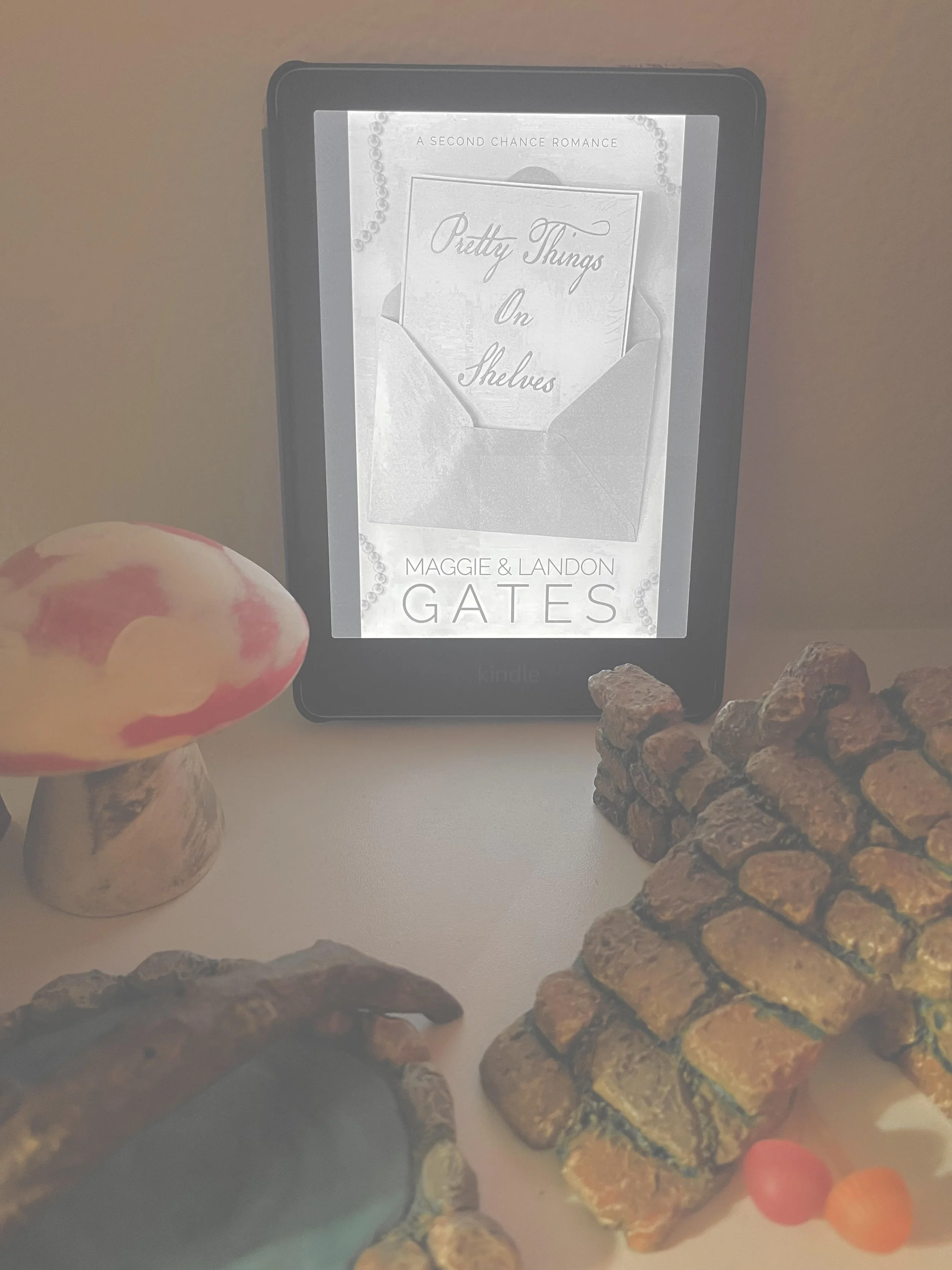 Pretty Things on Shelves