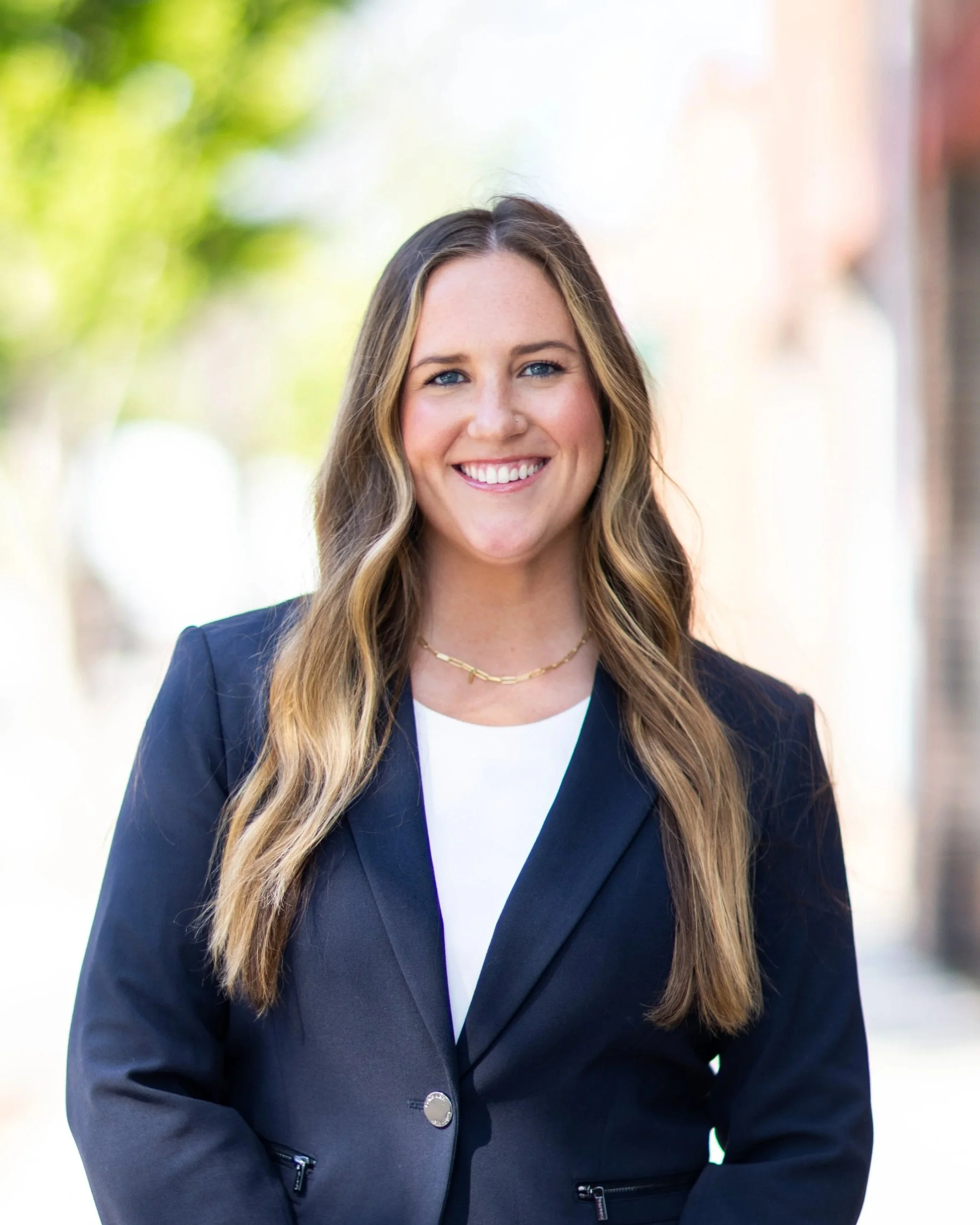  Shannon Sombar Headshot