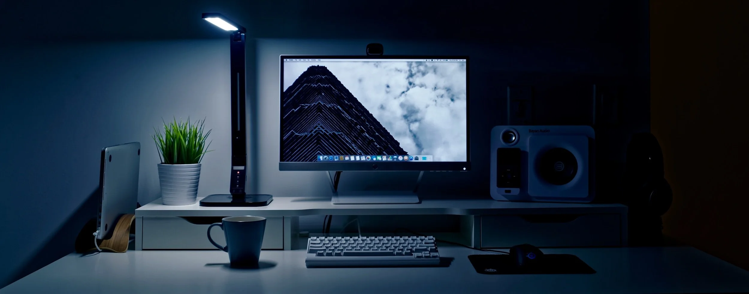 Minimal Desk Essentials for Designers Who Work From Home