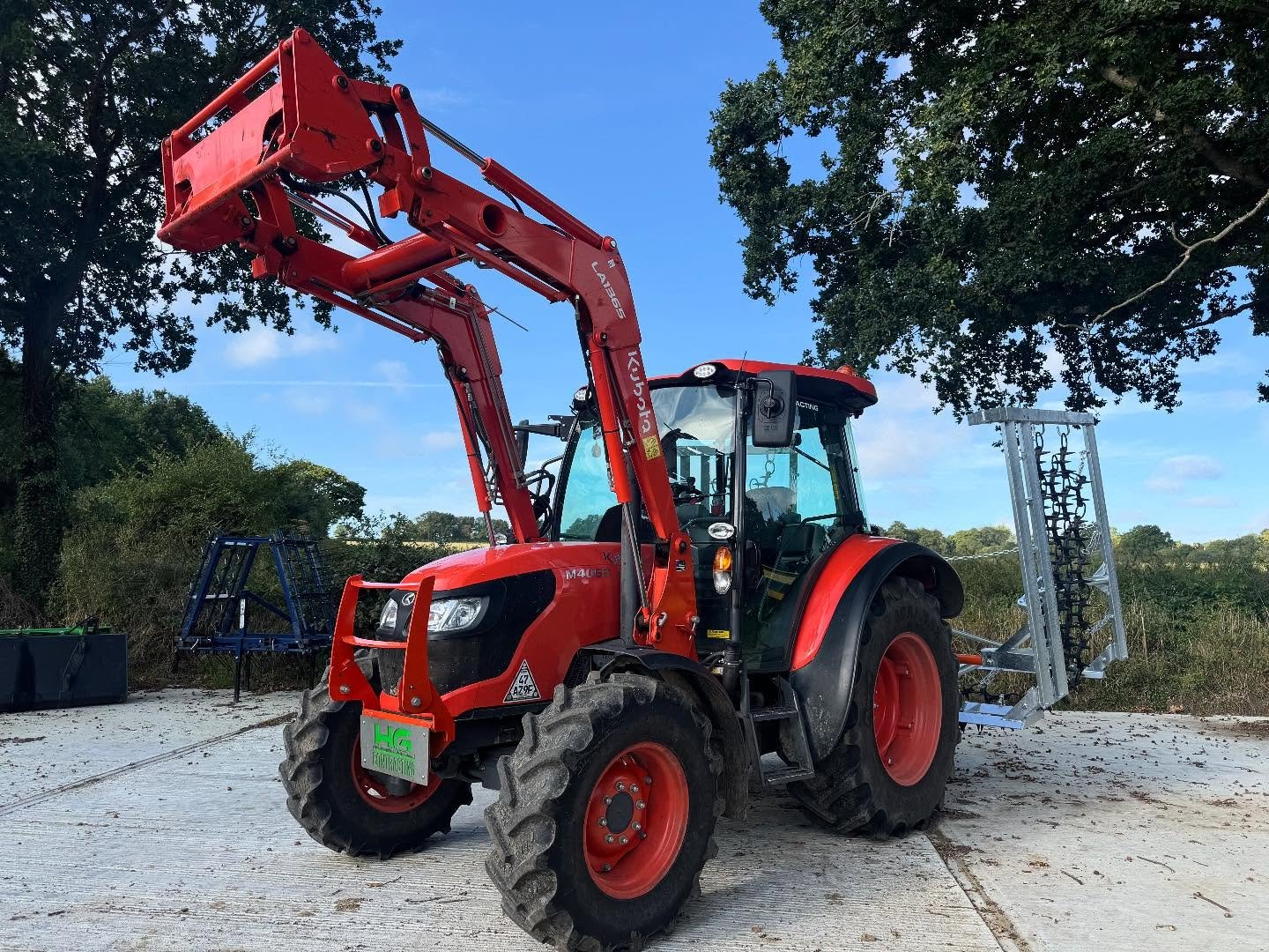 We wanted to share some exciting news regarding a recent investment. We have acquired a new pair of @ritchieagri chain harrows. These harrows are fully galvanised, ensuring a long service life, and come with two front level bars for effective manure 