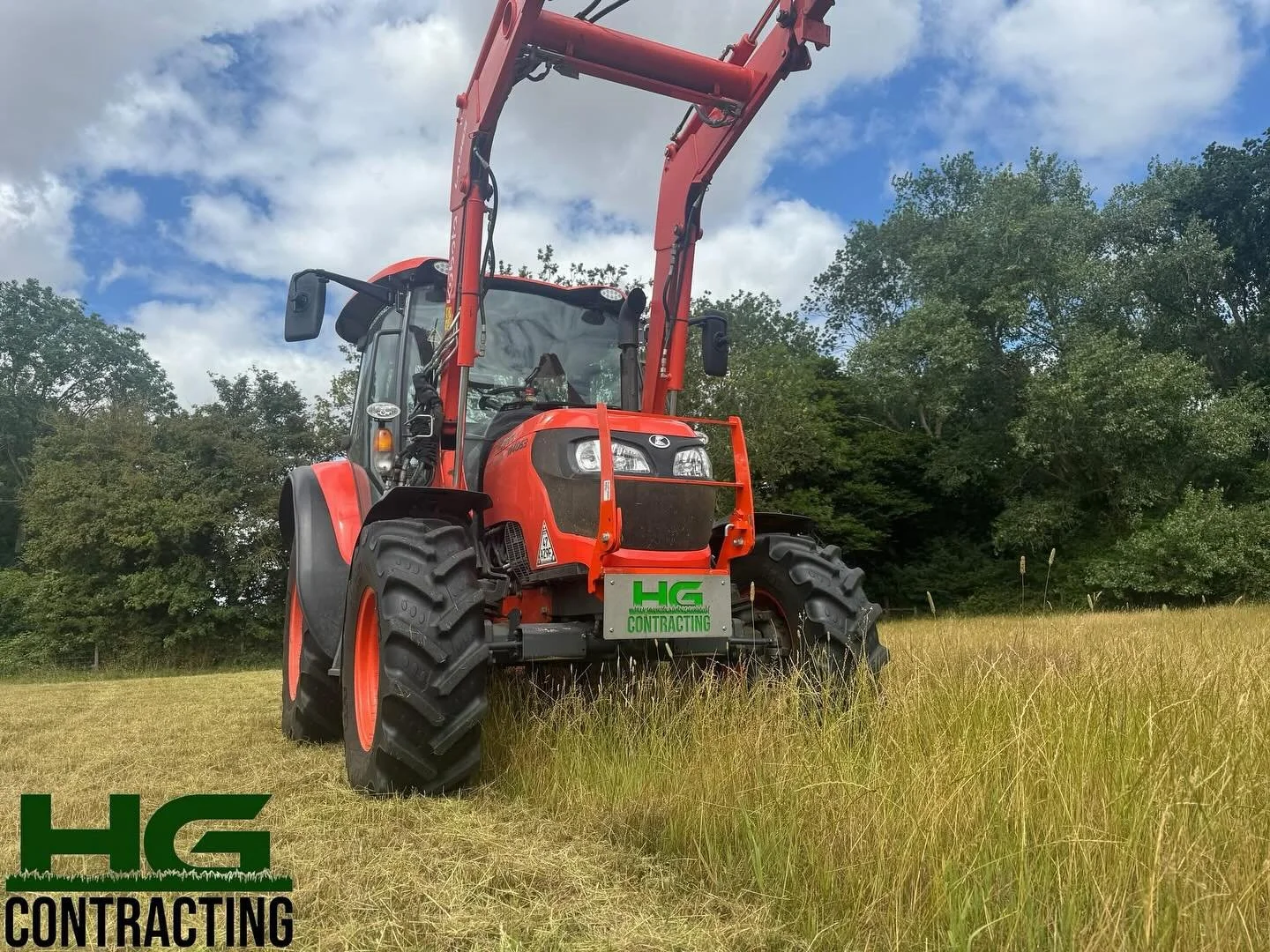 🌾Benefits of Flail mowing (topping)🌾

- helps to improve the pasture by encouraging new leaf growth and shoots from the base of the grass, the flail does not cut the grass, and instead mulches it, providing the soil with nutrients to replenish from