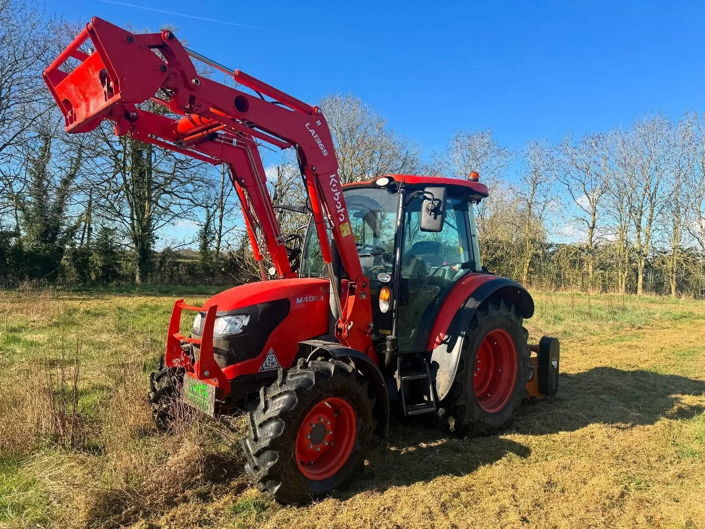 We are currently busy flail mowing, utilizing our Teagle flail, which consistently delivers a professional finish and fine discharge. Our flail is capable of cutting through material up to 5cm in diameter. Equipped with heavy-duty flails, it ensures 