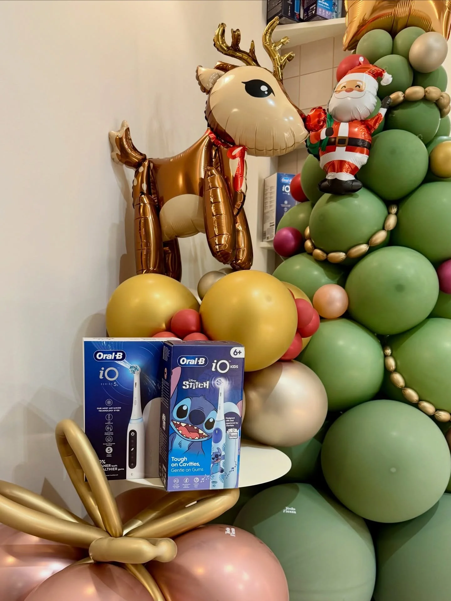 🎄SORTEO DE NAVIDAD en Catal&aacute; Dental🎄

Estas fiestas queremos cuidar sonrisas&hellip; &iexcl;y regalar tecnolog&iacute;a top! 🦷✨

🎁 Sorteamos 2 cepillos el&eacute;ctricos Oral-B:

🧒🏼Para peques: iO Kids edici&oacute;n Disney Stitch, suave