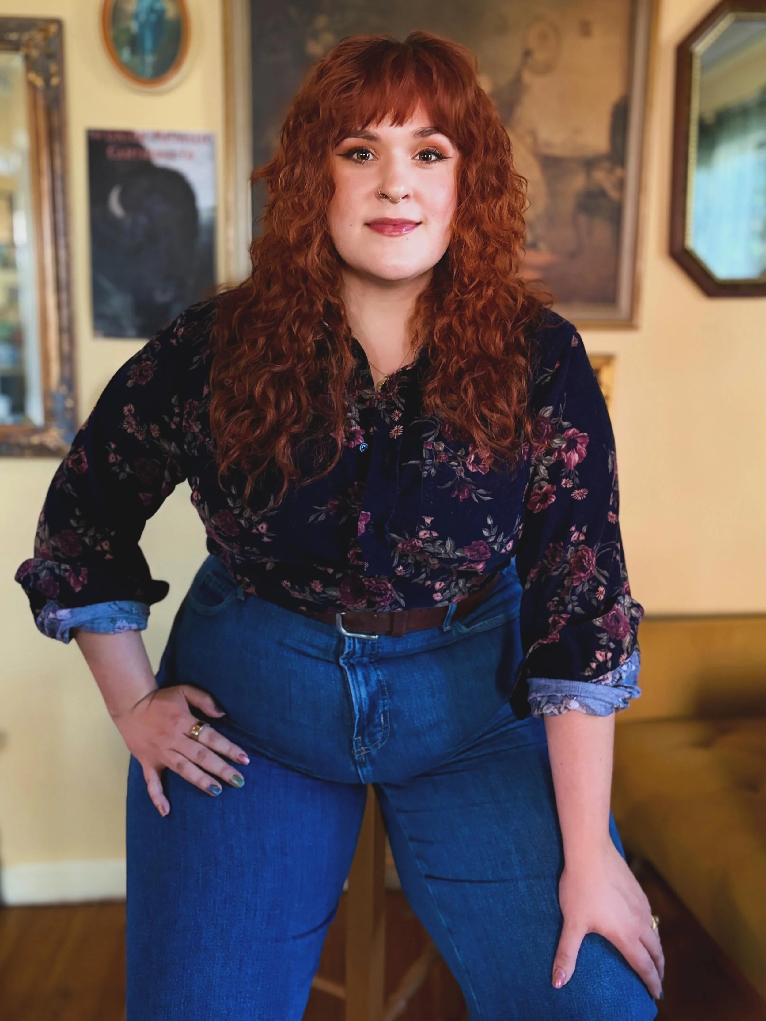 Welcome HANNAH @hb.thebeautician to Holy Moly! We are so stoked to have you join the salon&hearts;️

>BOOKING LINK IN BIO<

With a background in art and a love for the 70&rsquo;s, Hannah is drawn to curls, natural movement, dimensional color, a