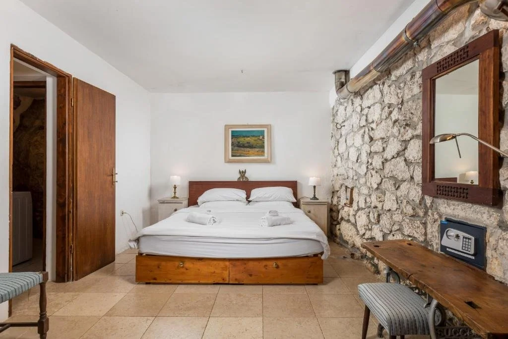 The Old Stone House -King