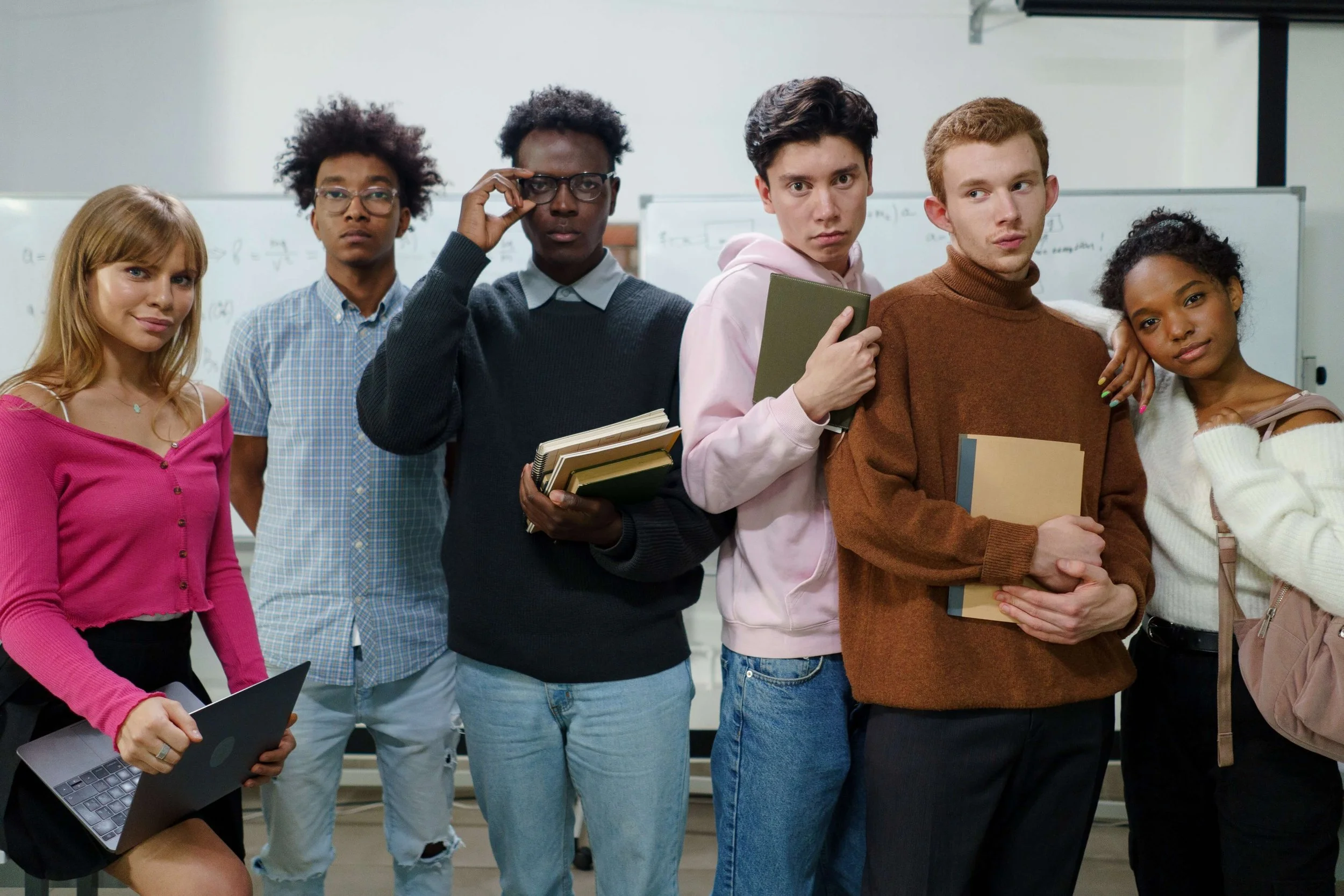 A diverse group of college students preparing for the transition to a college free life representing a group of individuals who may be experiencing anxiety. Therapy for Anxiety in NYC can help navigate this transition.