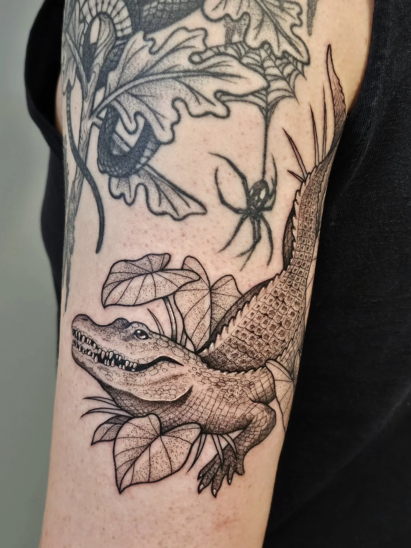 🐊 ALLIGATOR 🐊
cutie patootie alligator with colocasia leaves for @mattymystic 🥰 not sure what i enjoyed more - tattooing this or quoting Mean Girls line for line with you. you're a scum sucking road whore you ruined my life!
● location: outer bice