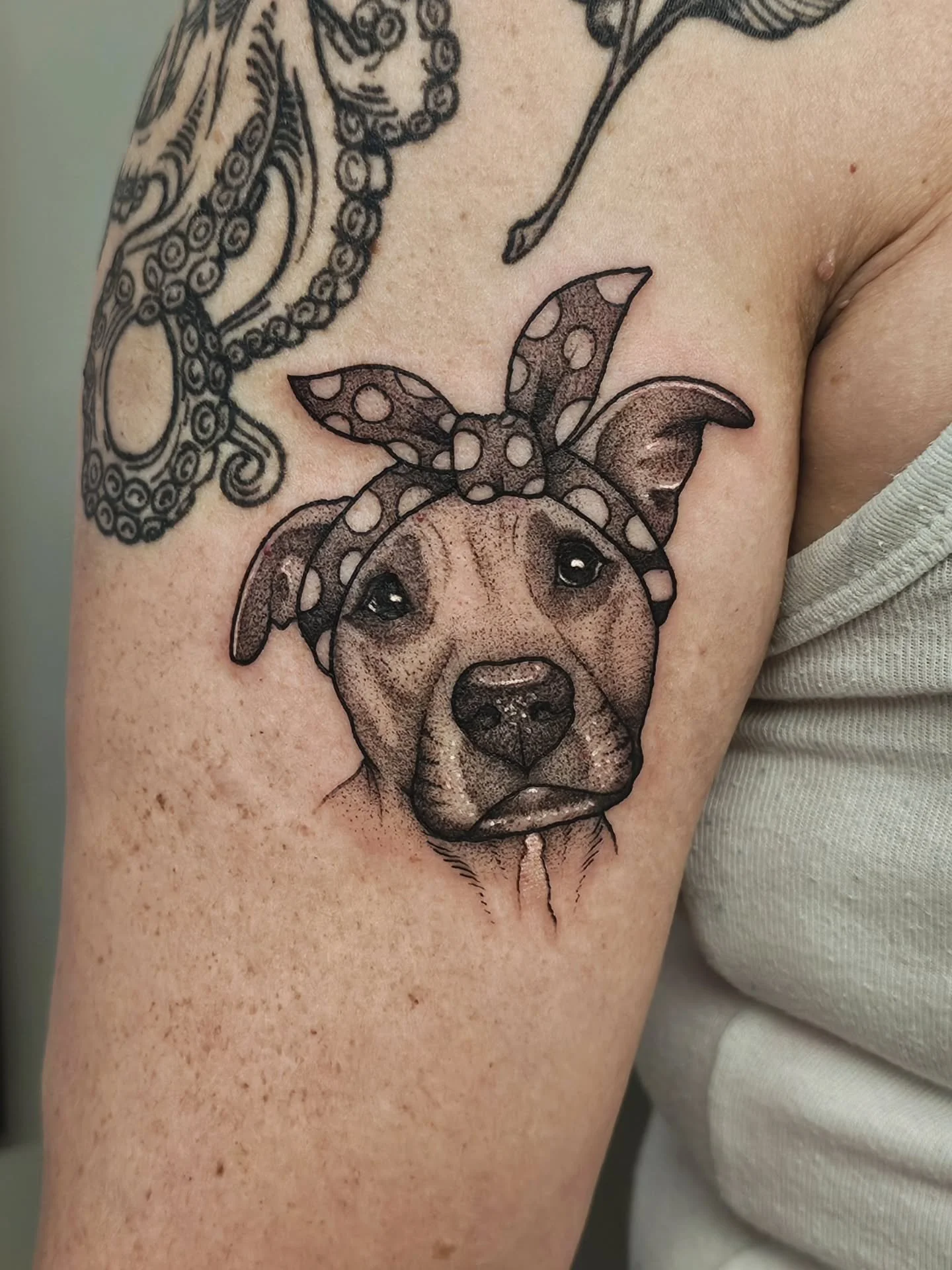 🐾 ROUX 🐾
got to tattoo her sweet darling pup, Roux, giving Rosie the Riveter energy 🎀 thank you so much @riseandreadjz 
*other tattoos not by me*

☆ BOOKS OPEN APRIL 1ST @ 6PM FOR JUNE APPTS ☆

#dogtattoo #dogportrait #blackwork #blackworktattoos 
