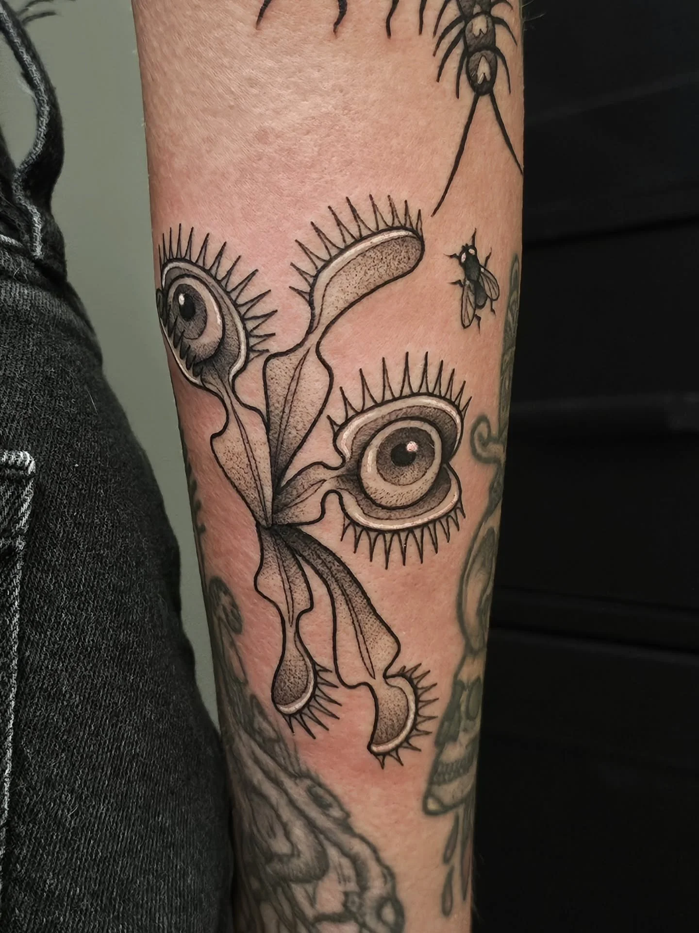 🪰 FILLERS 🪰
got to do all these super fun fillers for @karaakramerr the other week! thanks always 😘

☆ BOOKS OPEN JUNE 1ST FOR AUGUST APPTS ☆

#fillertattoos #blackworktattoos #ilovemyjob #pennstate #ladytattooer