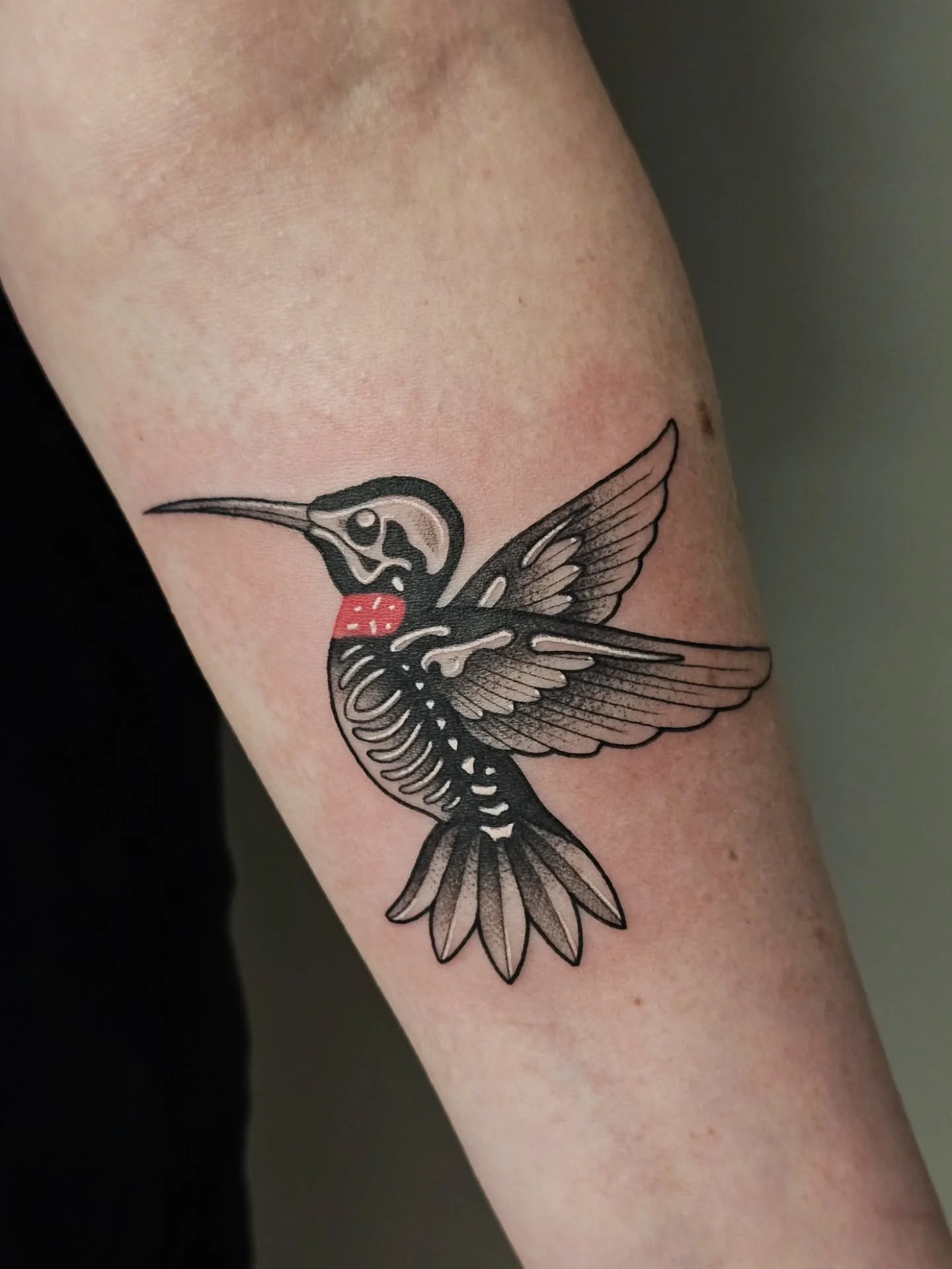 🐦 HUMMINGBIRD 🐦
little xray hummingbird for Marirose! had such a blast with this, thank you for choosing me for this piece 😊

☆ BOOKS OPEN JUNE 1ST FOR AUGUST APPTS ☆

#hummingbird #hummingbirdtattoo #skeletontattoo #blackwork #pennstate