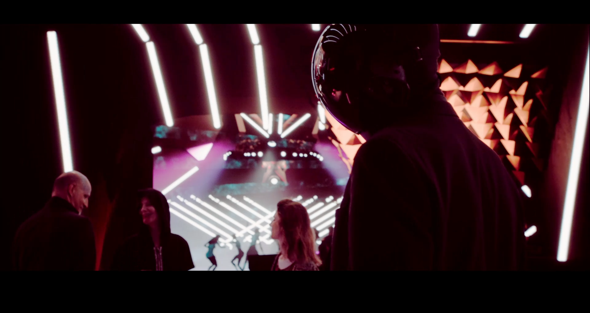 STILLS-LeMessager_0000_Layer-2.png