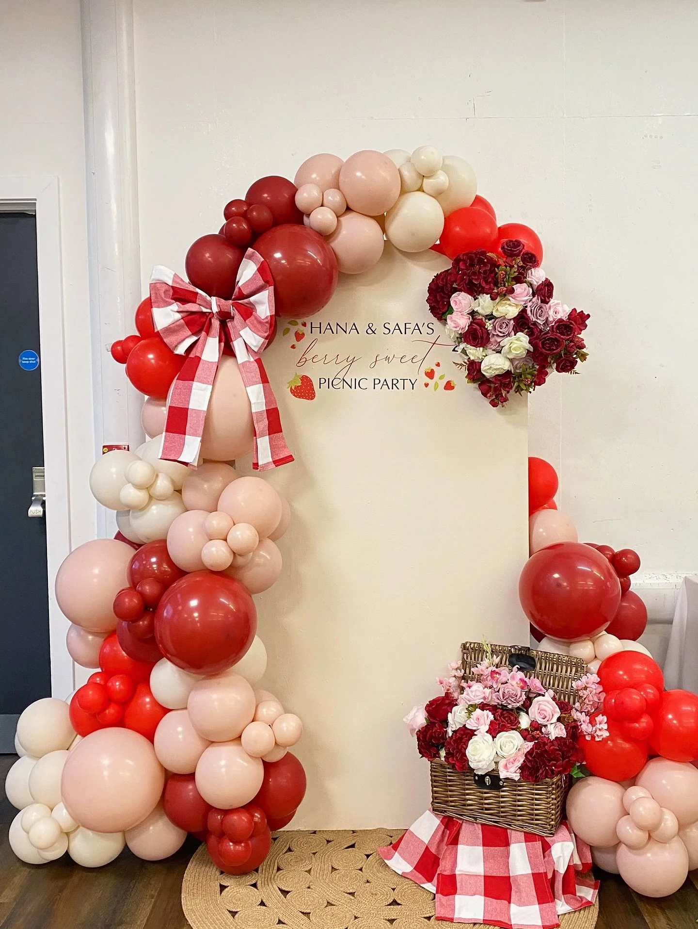 B E R R Y 🍓🧺 S W E E T

Absolutely loved putting this Berry Sweet 🍓🫧 picnic party theme for Hana &amp; Safa&rsquo;s joint birthday. Thank you @ruksana_choudhury for trusting our vision 🍓✨

Venue - @osmanicentre 

#explorepages #balloondecoration