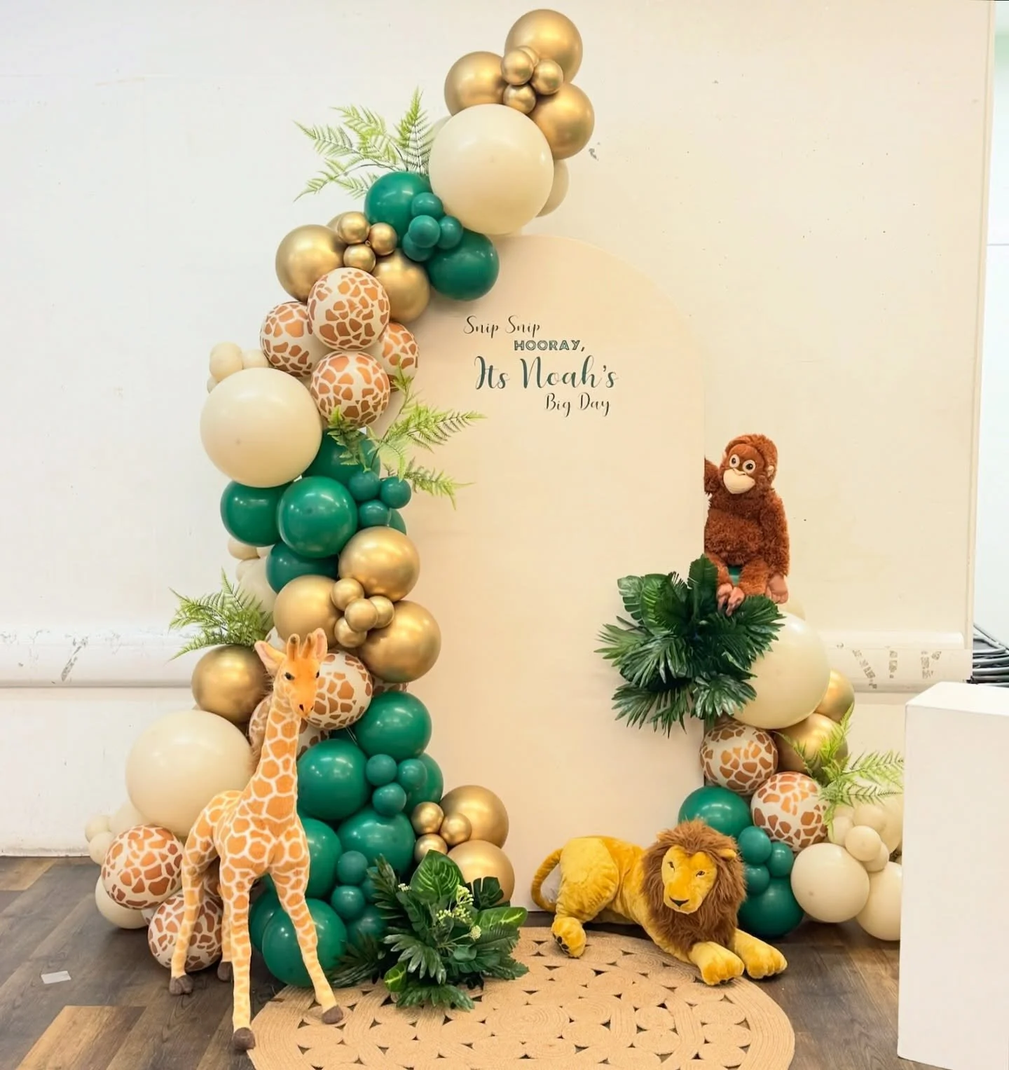 N O A H &lsquo; S 🫧🦁 B I G &bull; D A Y

#balloon #balloongarland #balloondecor #balloonart #d&eacute;cor