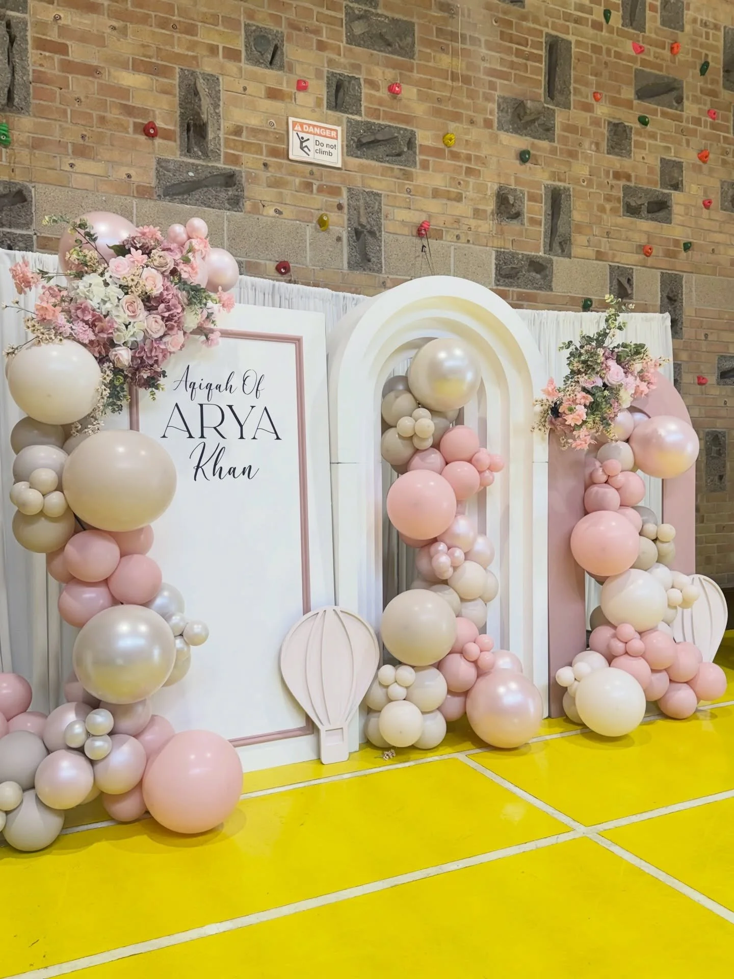 A R Y A 💕🌸

#balloonarch #balloonstylist #balloongarland #aqiqah #balloonart
