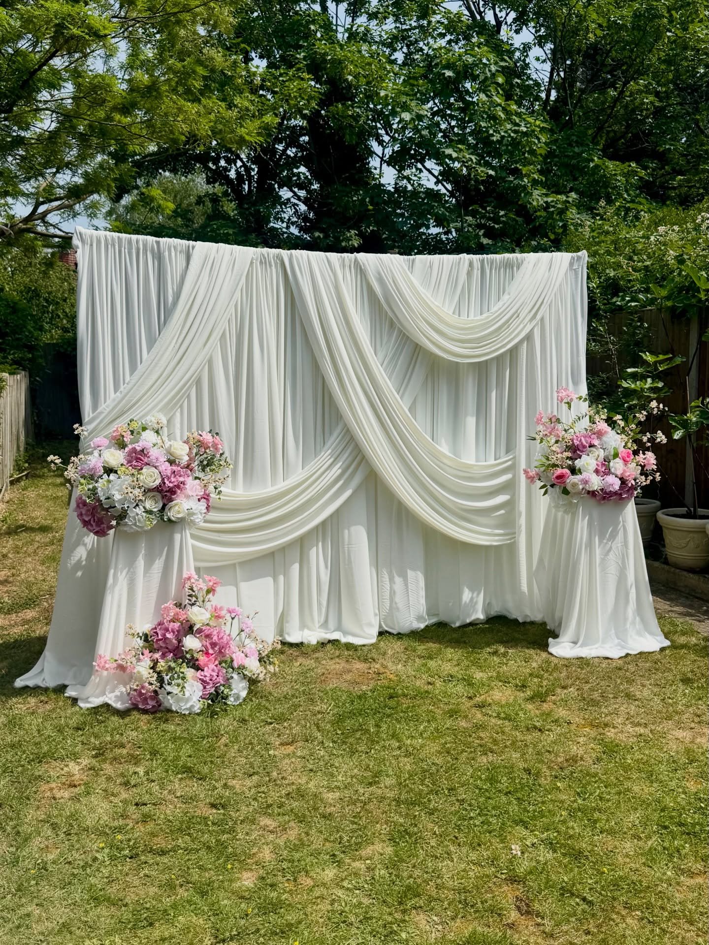 🦢🌸🪞🤍✨🌷

#bridalshower #bridetobe #bridetobe2026 #bridalshowerdecor #drapedecor