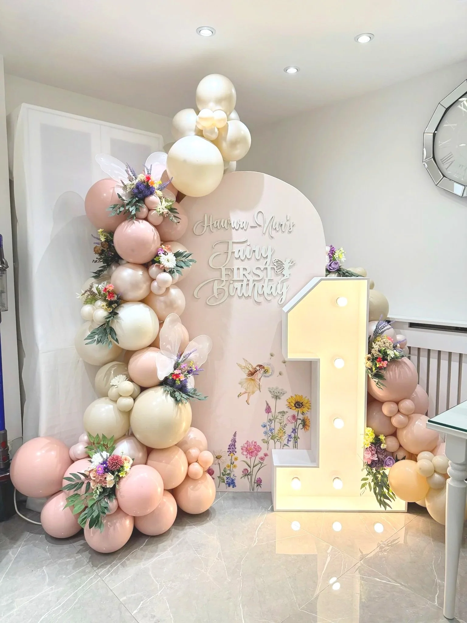 BALLOON DECOR