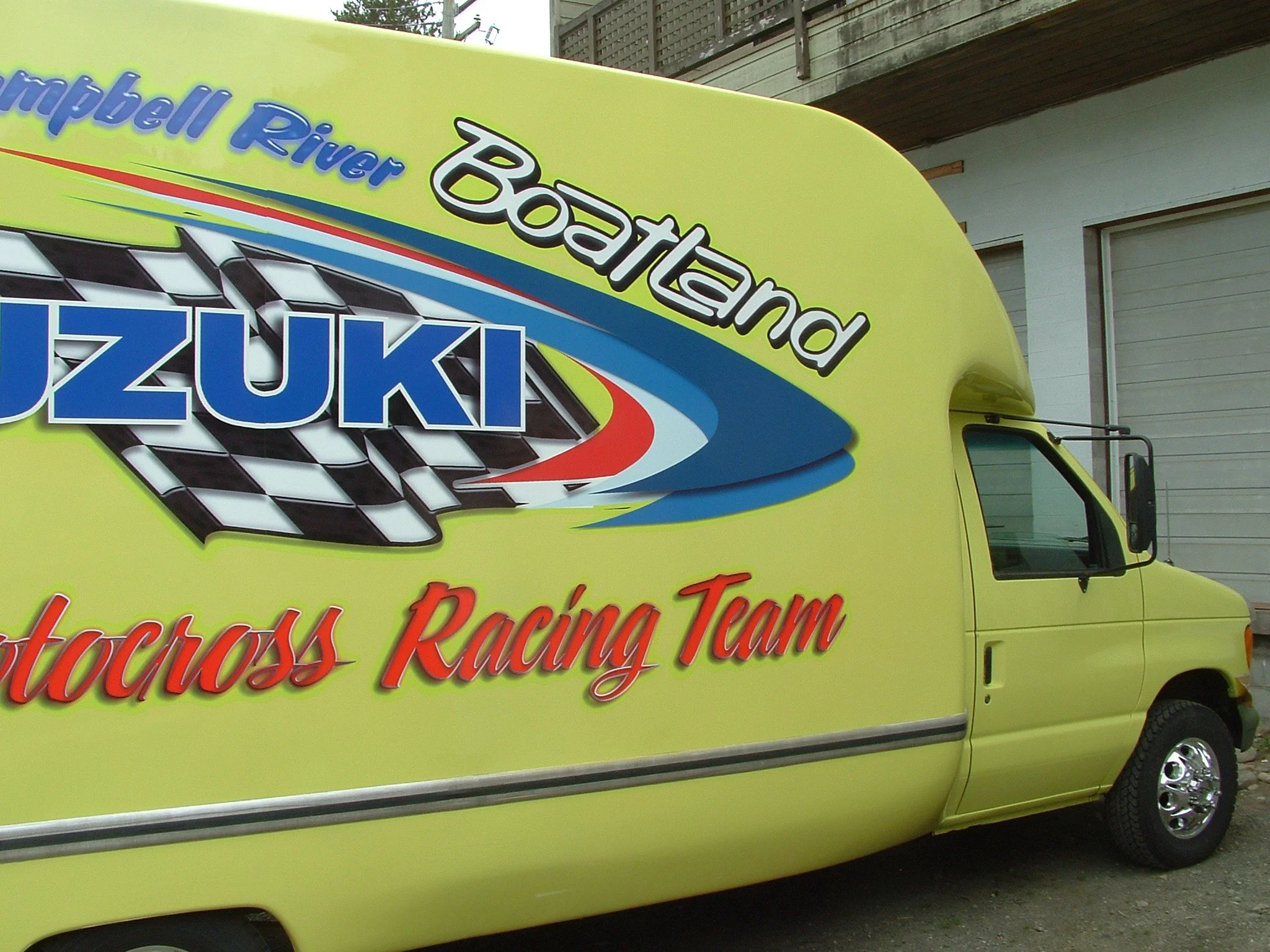 suzuki race team 2.jpg