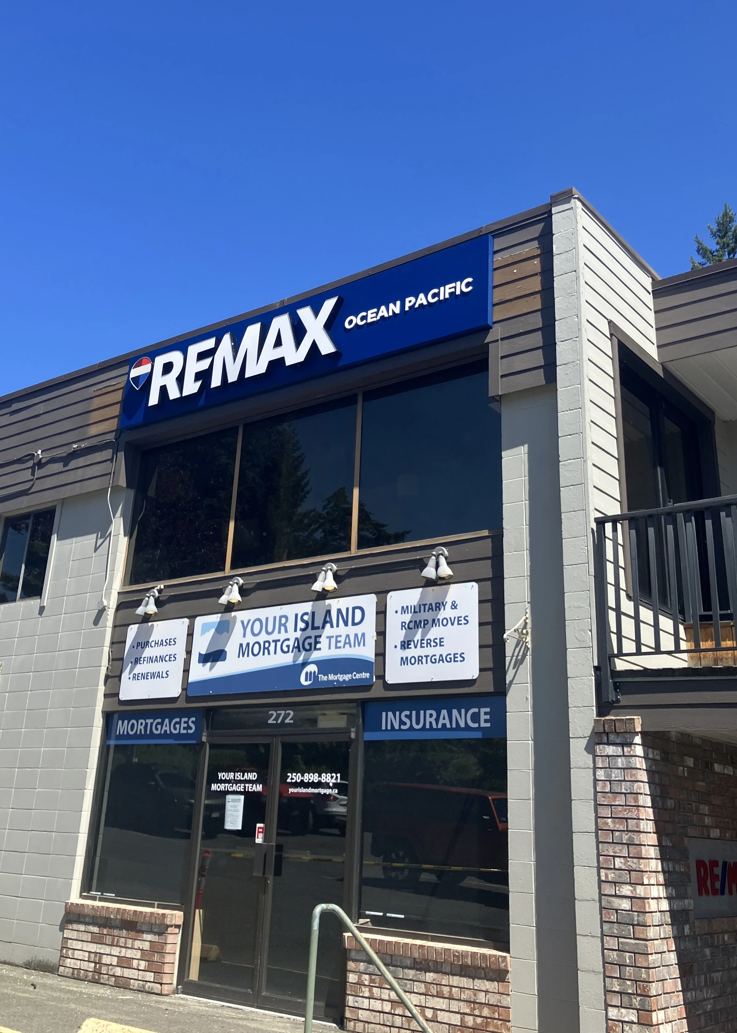 Remax Comox.jpg