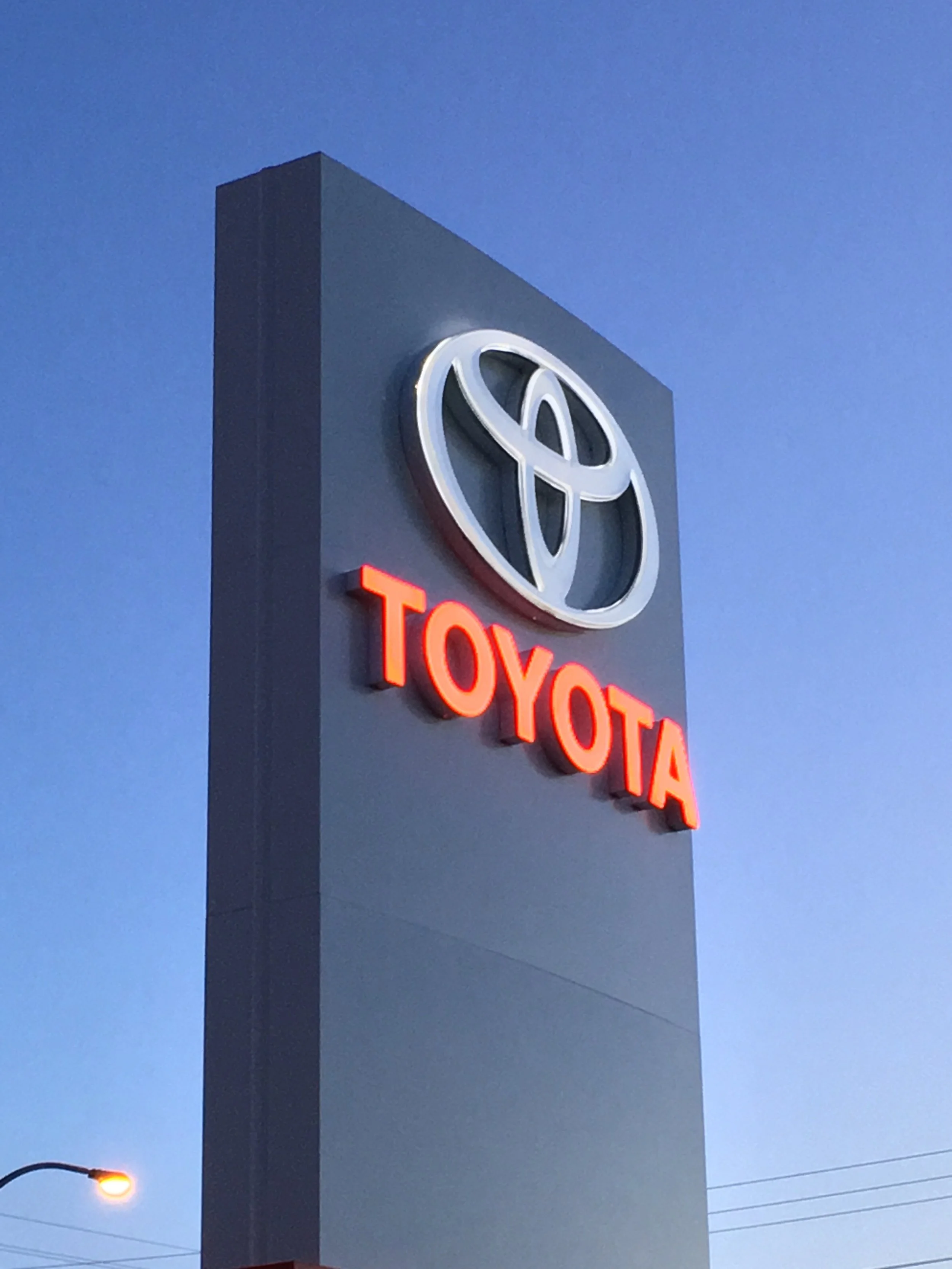 Toyota Pylon Install.jpg