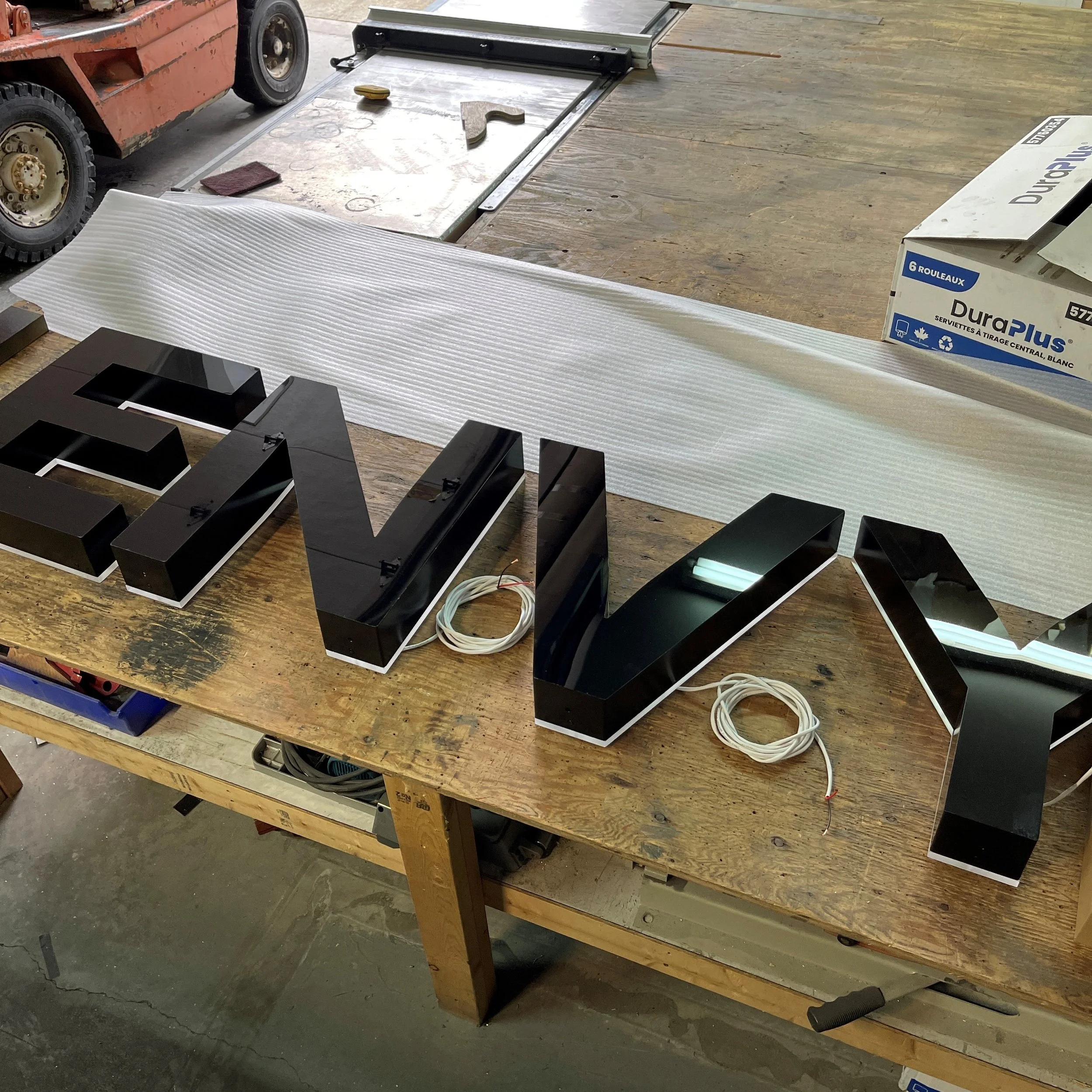 Heavyweight Halo Lit Acrylic Reveal Letters 2.jpg