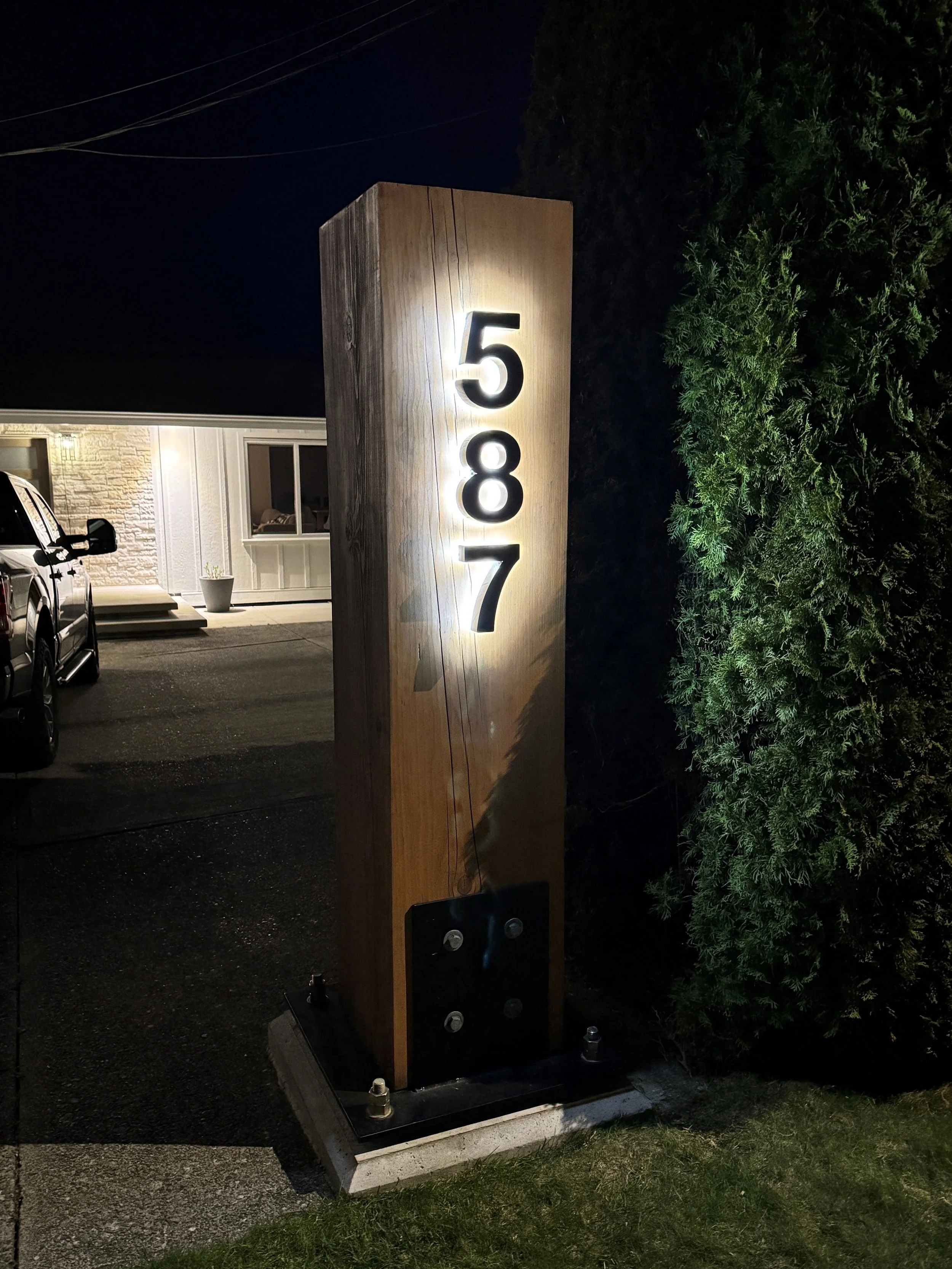 halo address signs 2.jpg