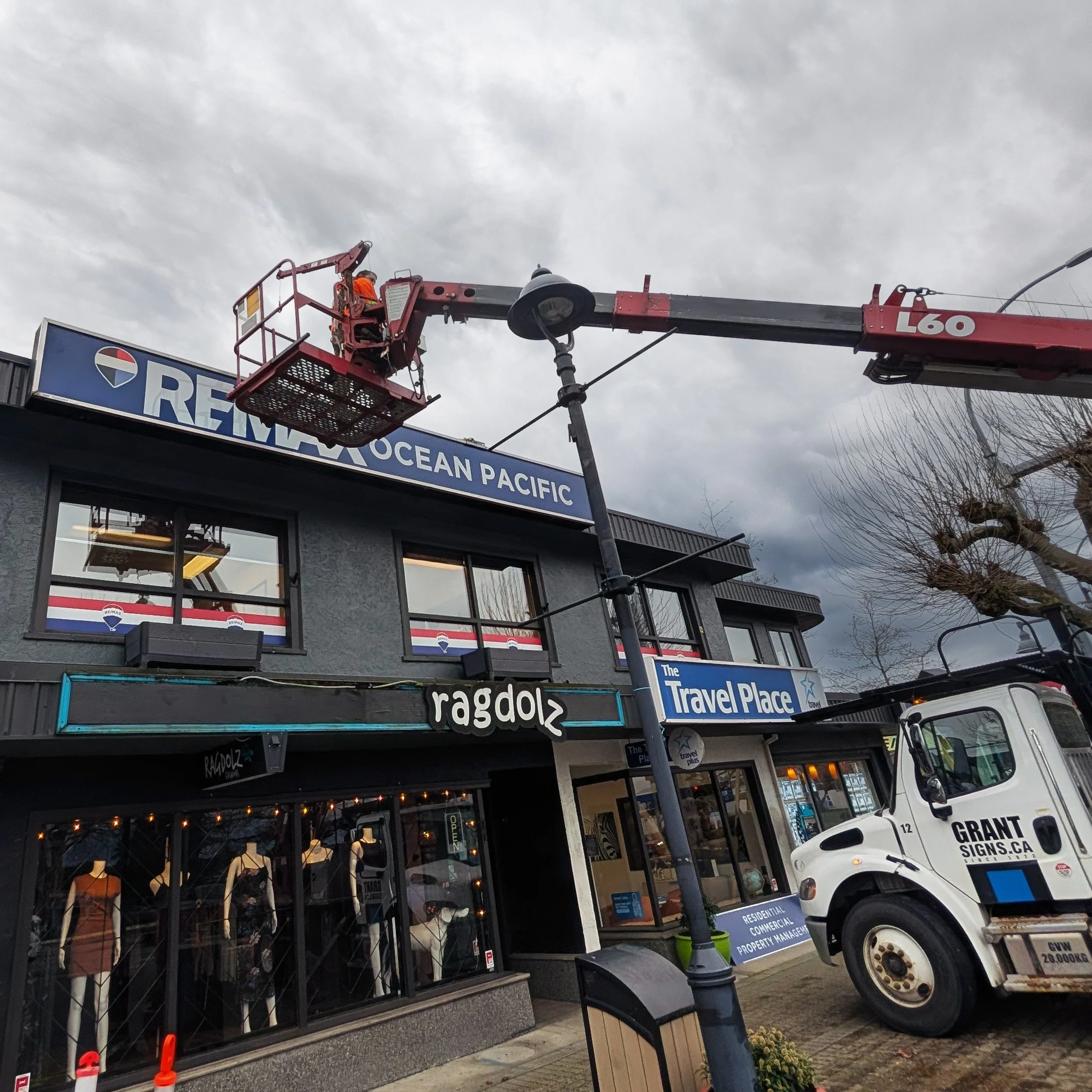 Install Remax Plastics.jpg