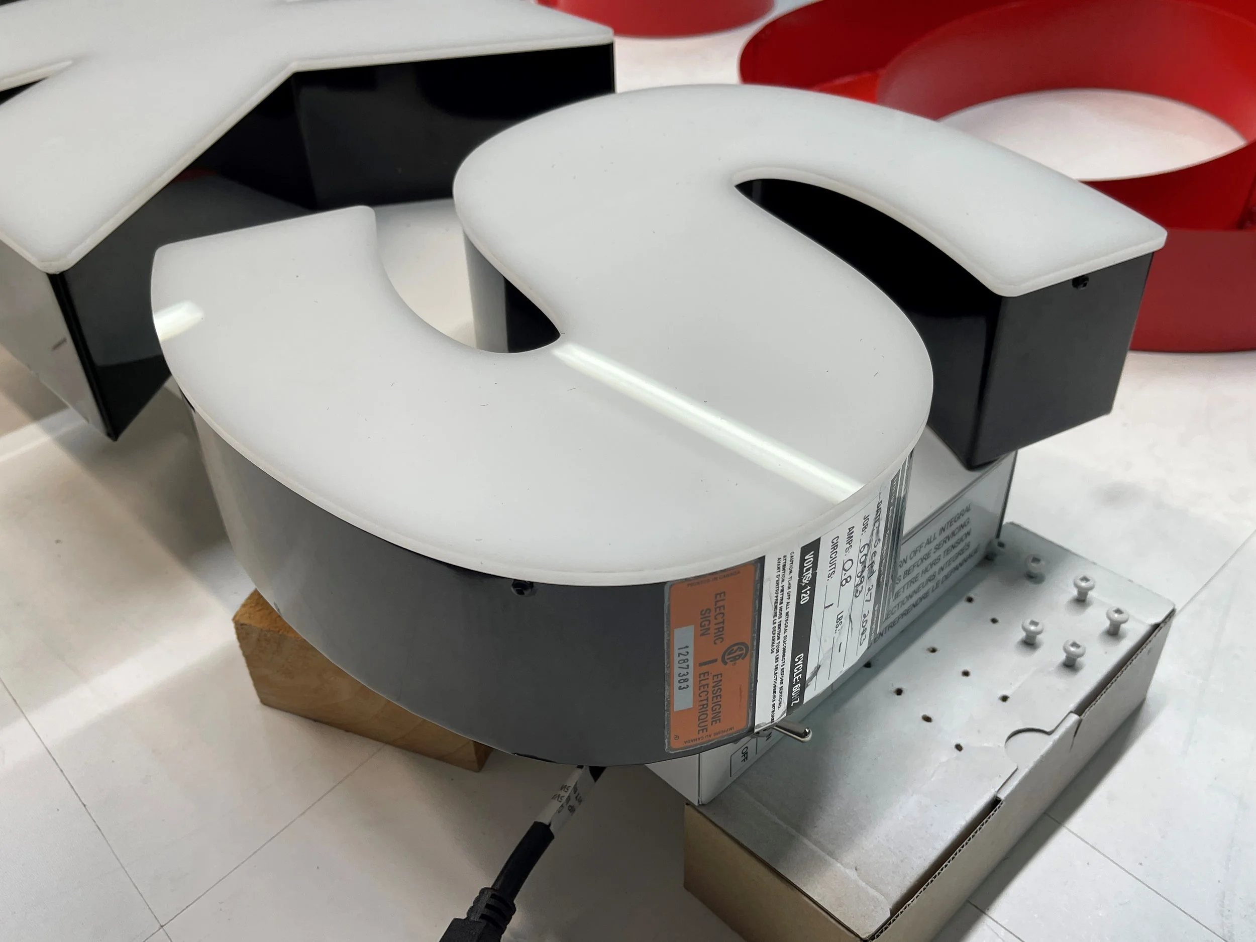 Trimless Channel Letters Starbucks.jpg