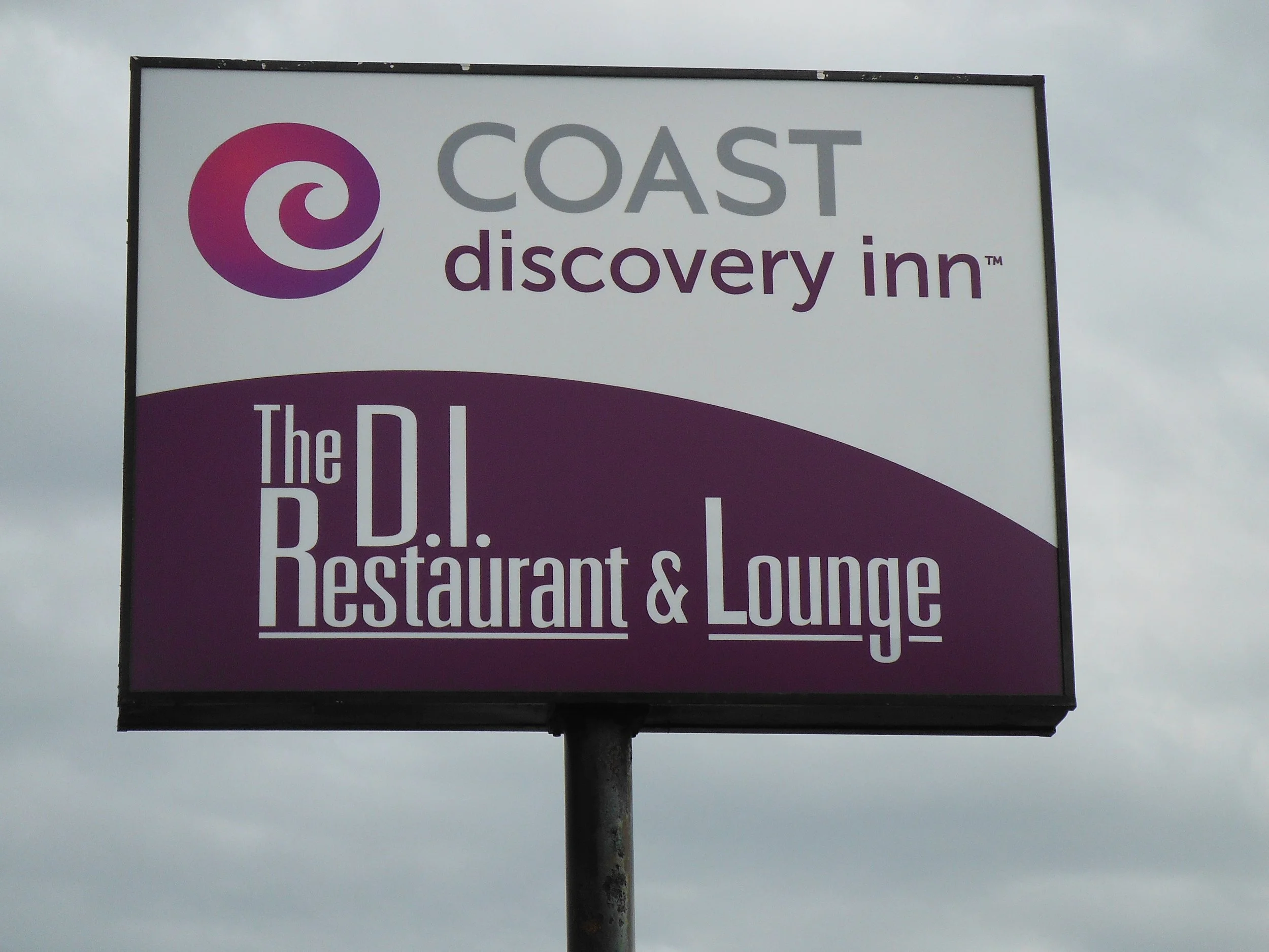 coast discovery inn pylon.JPG