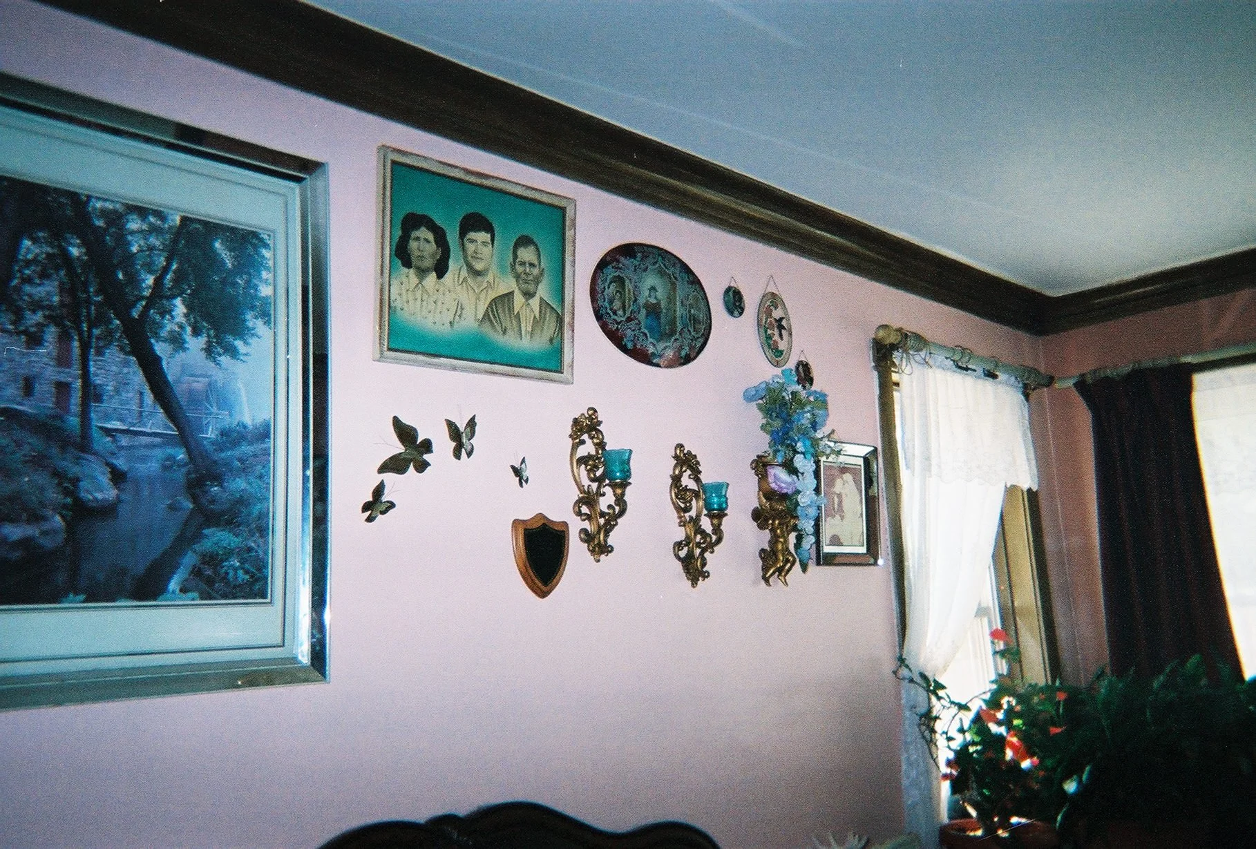 
Mis (Bis)Abueles, (2021)