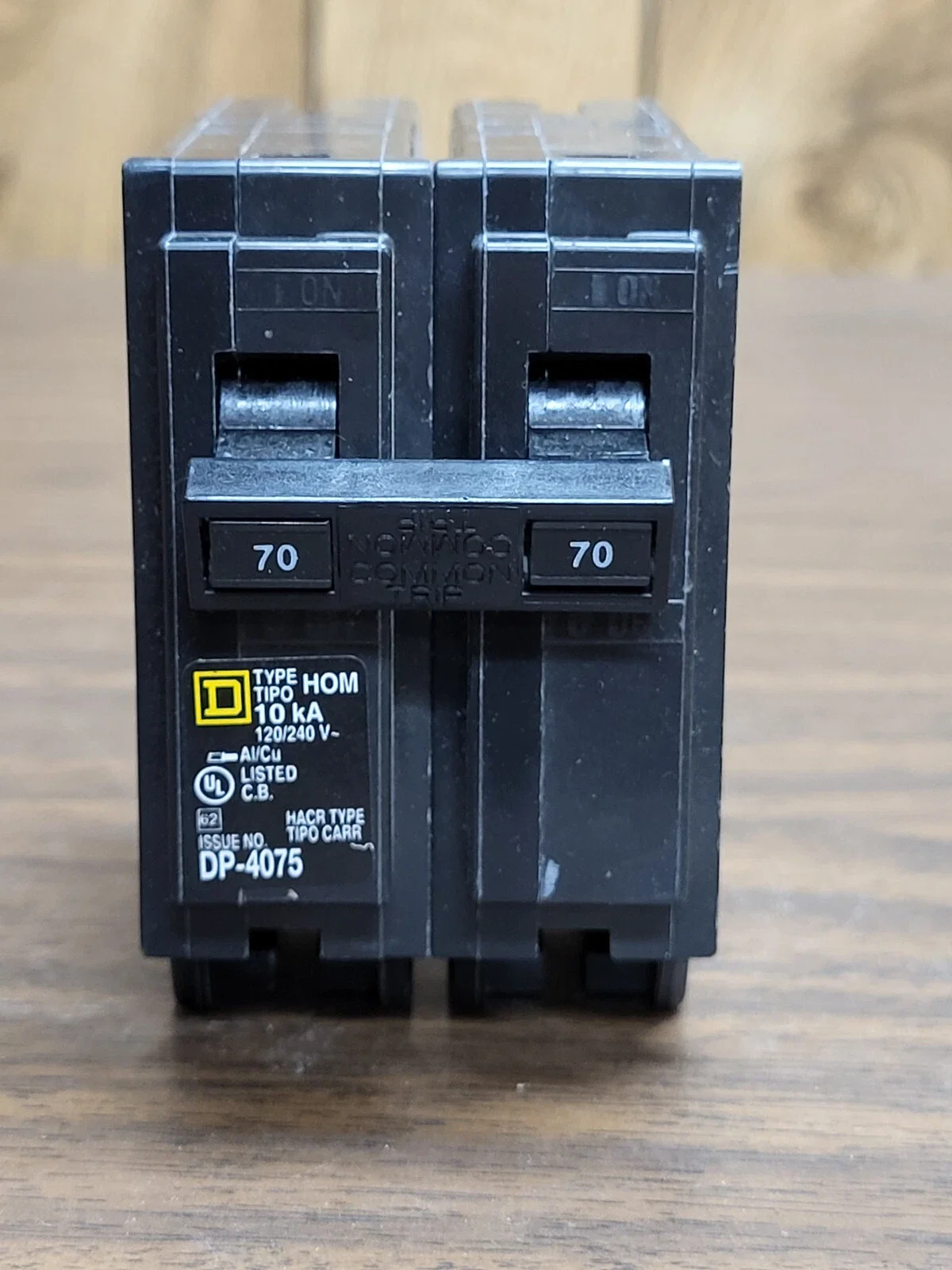 SQUARE D HOM270 2 POLE 70 AMP BREAKER NEW