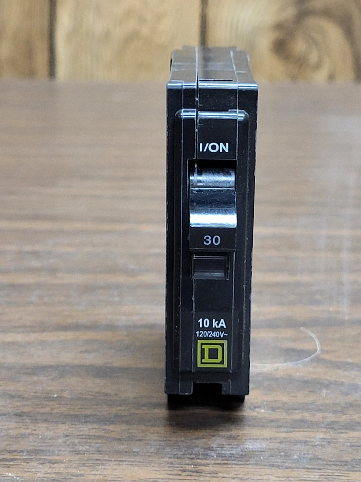 SQUARE D QO130 1 POLE 30 AMP 120/240V BREAKER