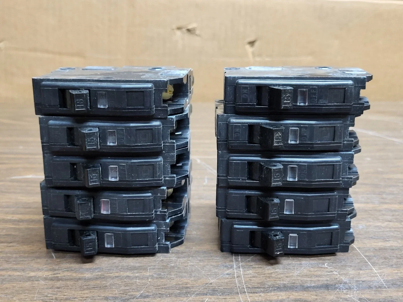 SQUARE D QO115 15 AMP 1POLE 120/240V CIRCUIT BREAKER LOT OF 10