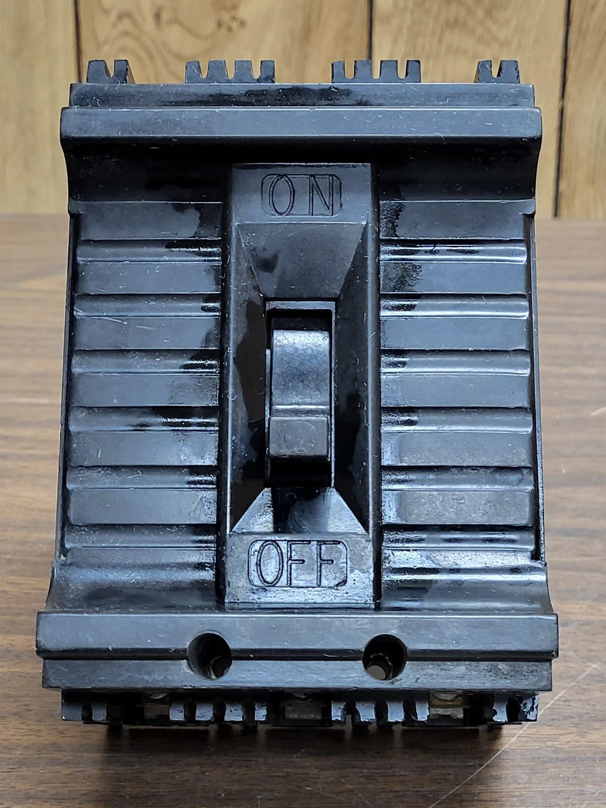 FEDERAL PACIFIC 2330 BREAKER 30AMP 3POLE 240VOLT PLUG IN PRE OWNED