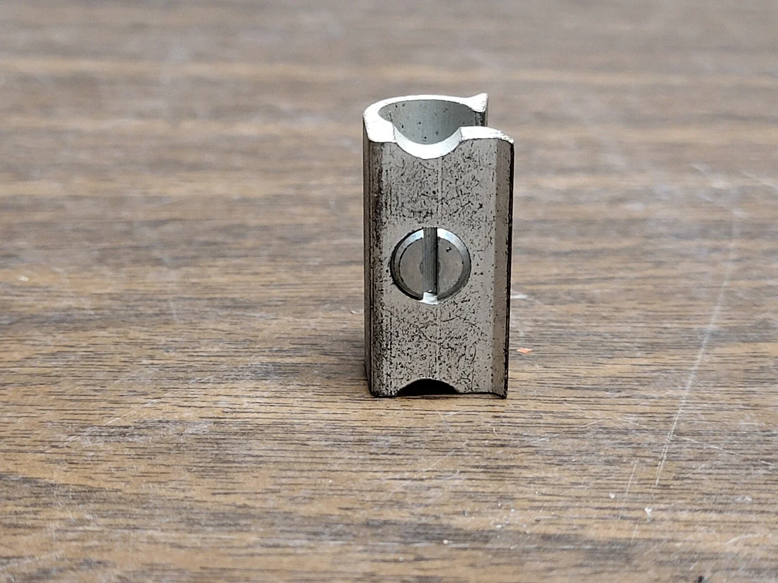 MILBANK K1190 METER CAN TRIPLEX GROUND LUG