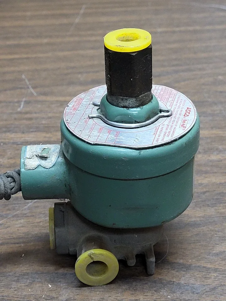 ASCO 8317A29 SOLENOID VALVE 24VOLT DC RED HAT NEW