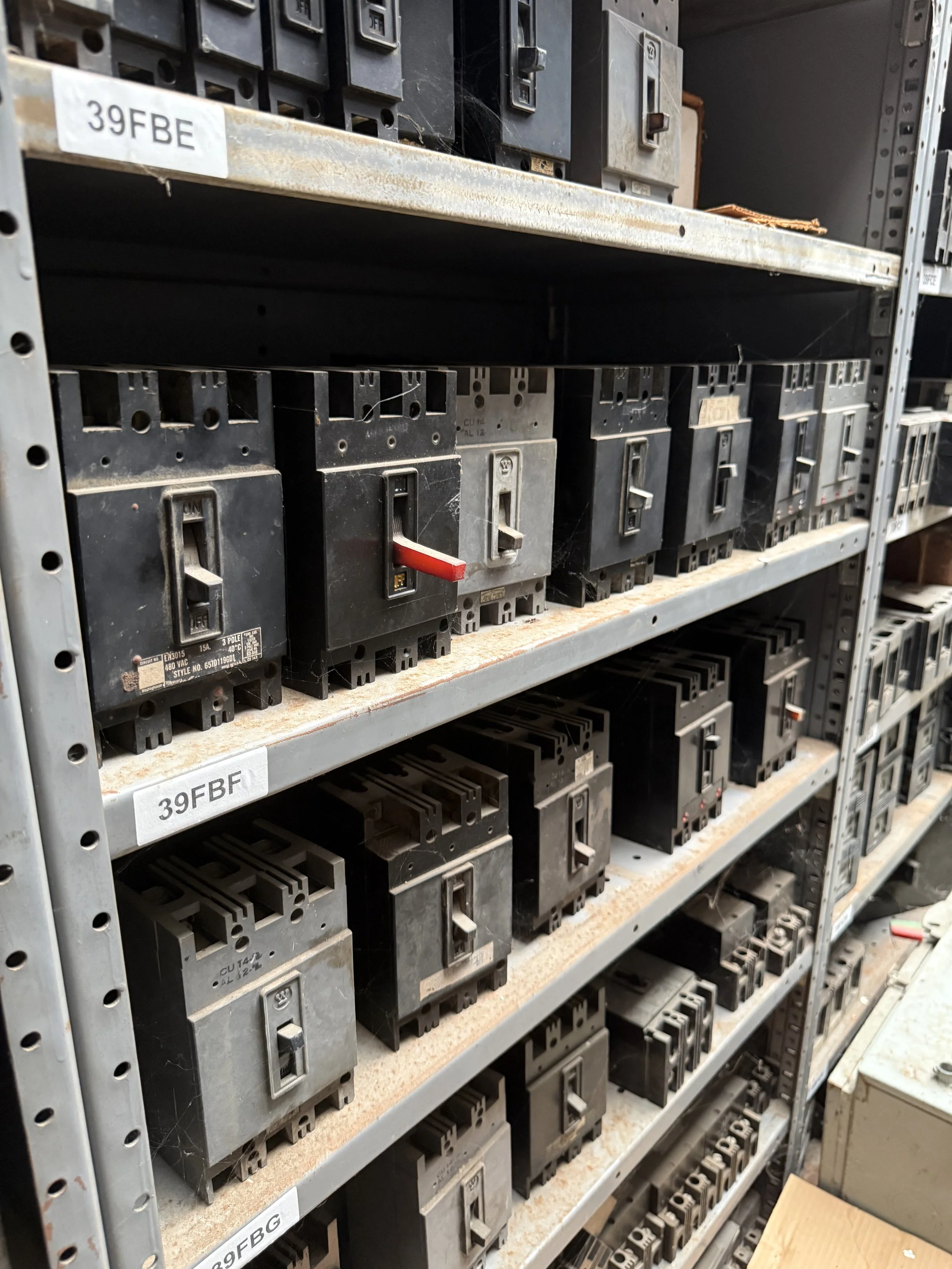 Industrial electrical circuit breakers