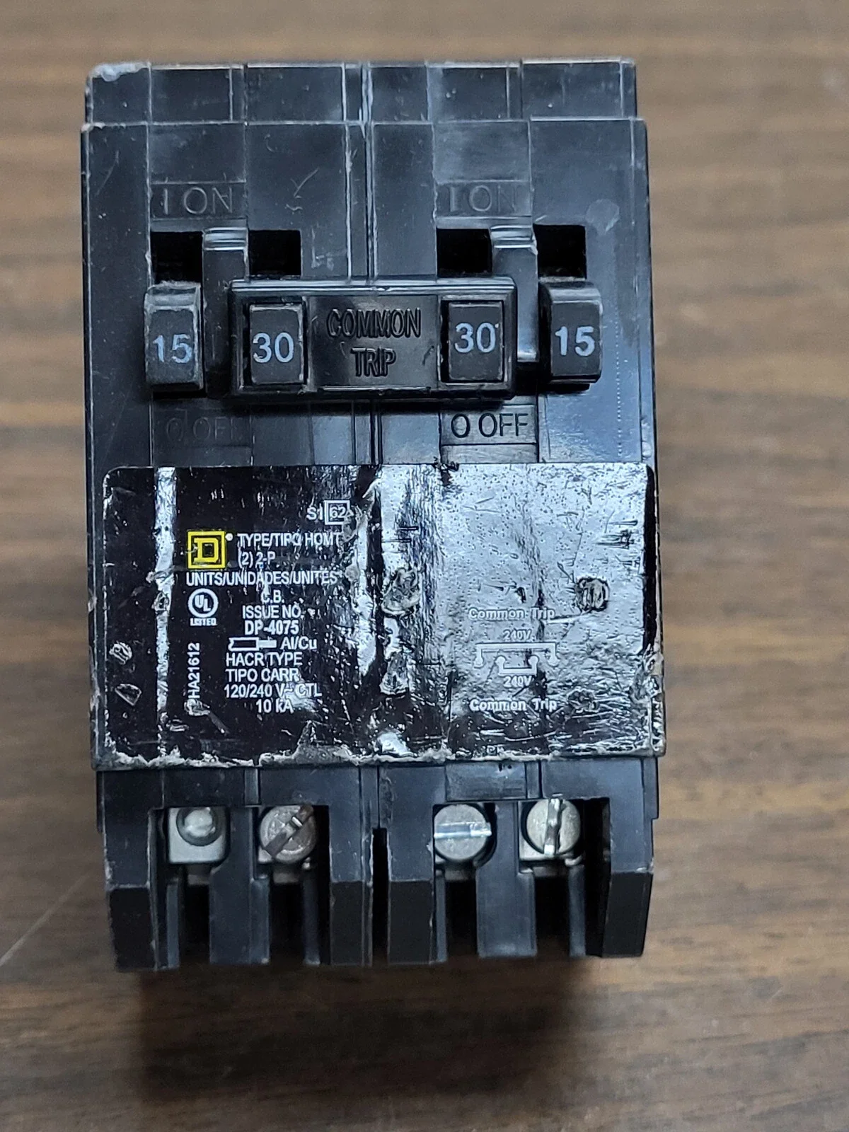 SQUARE D HOMT1515230 SQUARE D QUAD CIRCUIT BREAKER TWO 15A 1POLE & ONE 30A 2POLE