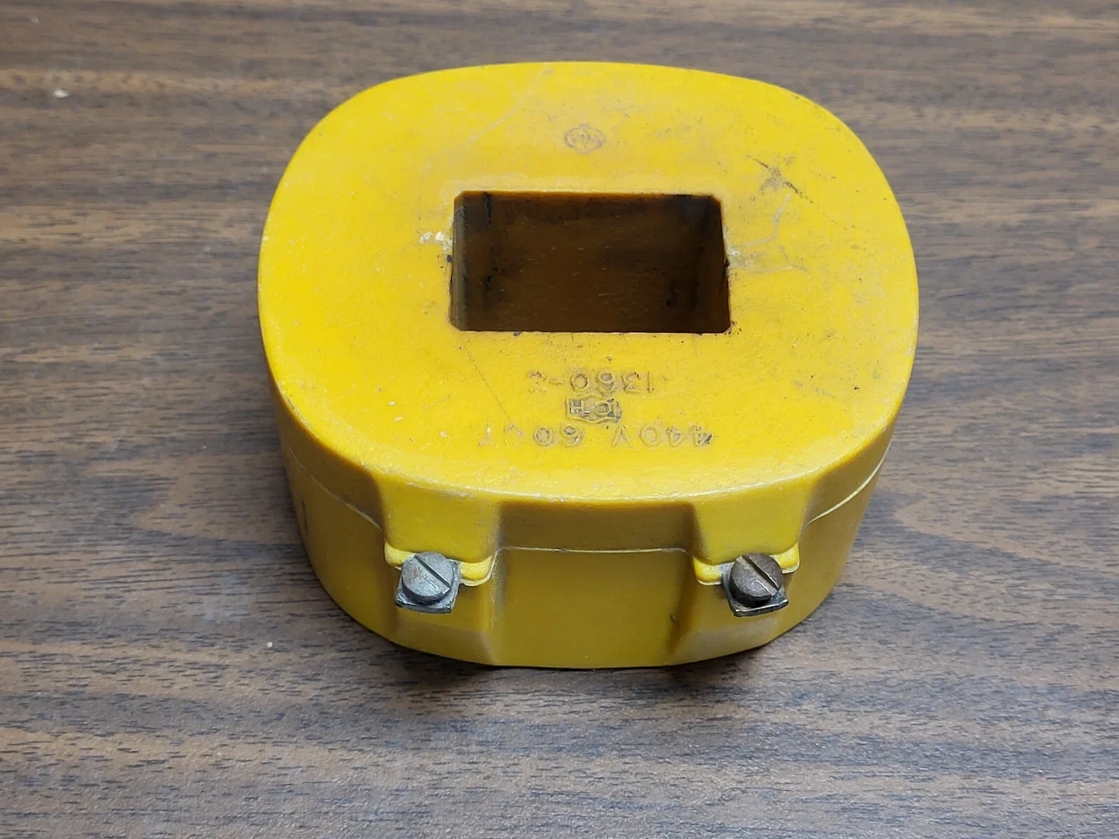 CUTLER HAMMER 9-1360-3 440V 60HZ AC COIL PRE OWNED