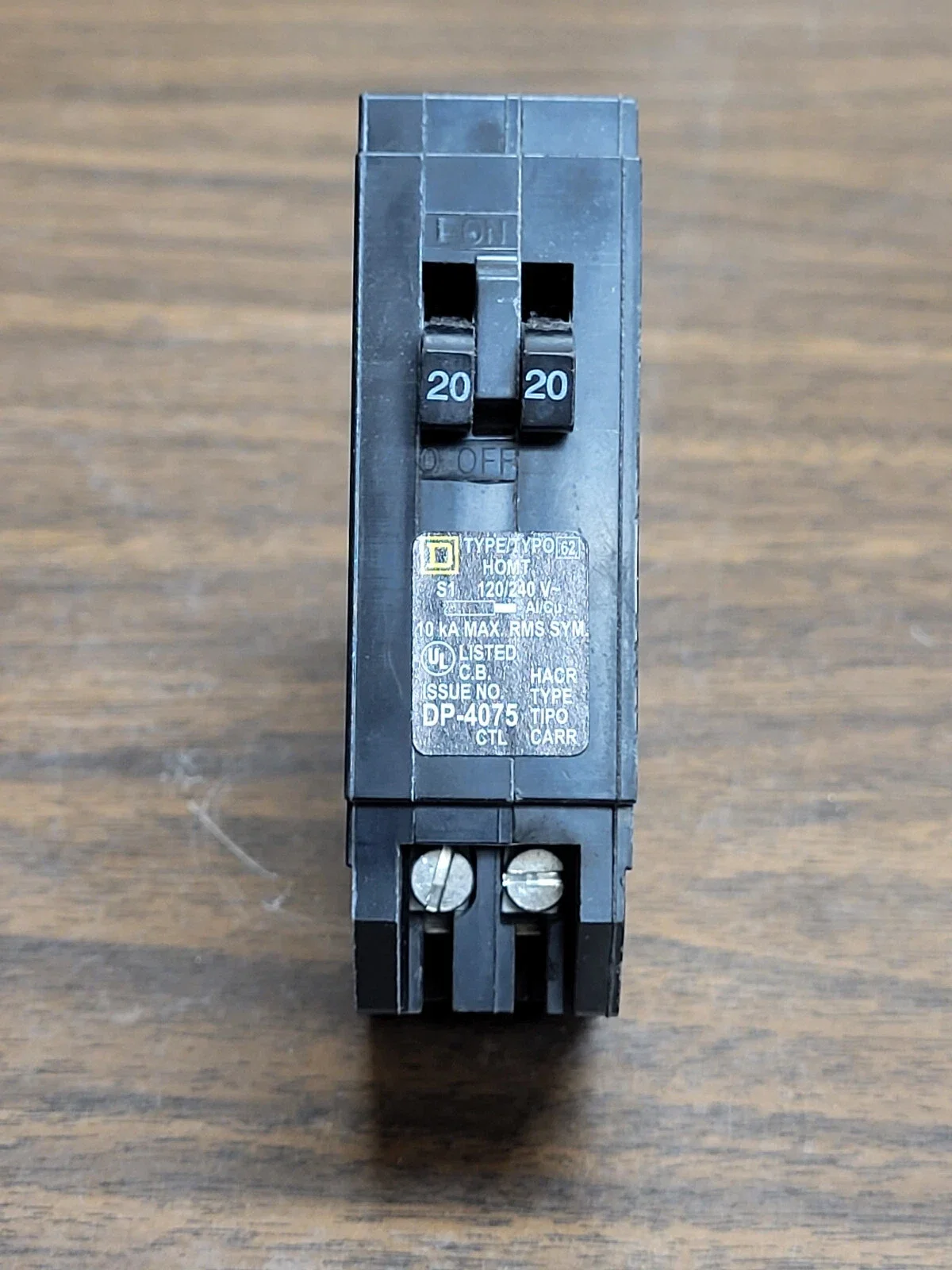 SQUARE D HOMT2020 2 20 AMP SINGLE POLE 120/240V TWIN BREAKER