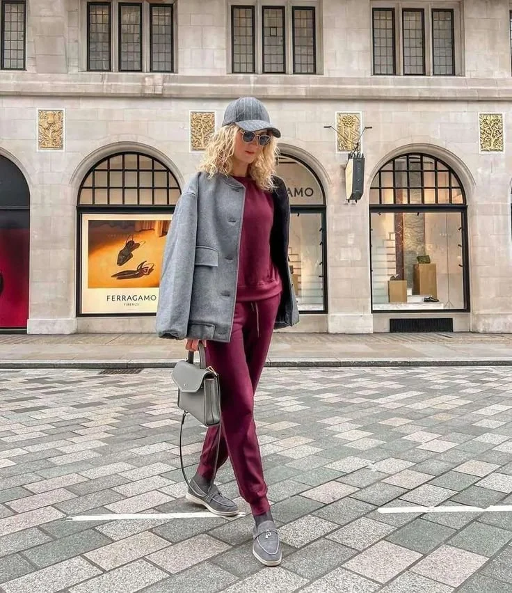 21 Burgundy Outfit Ideas That’ll Make You Crush on the Fall and Winter’s Trendiest Color.jpeg
